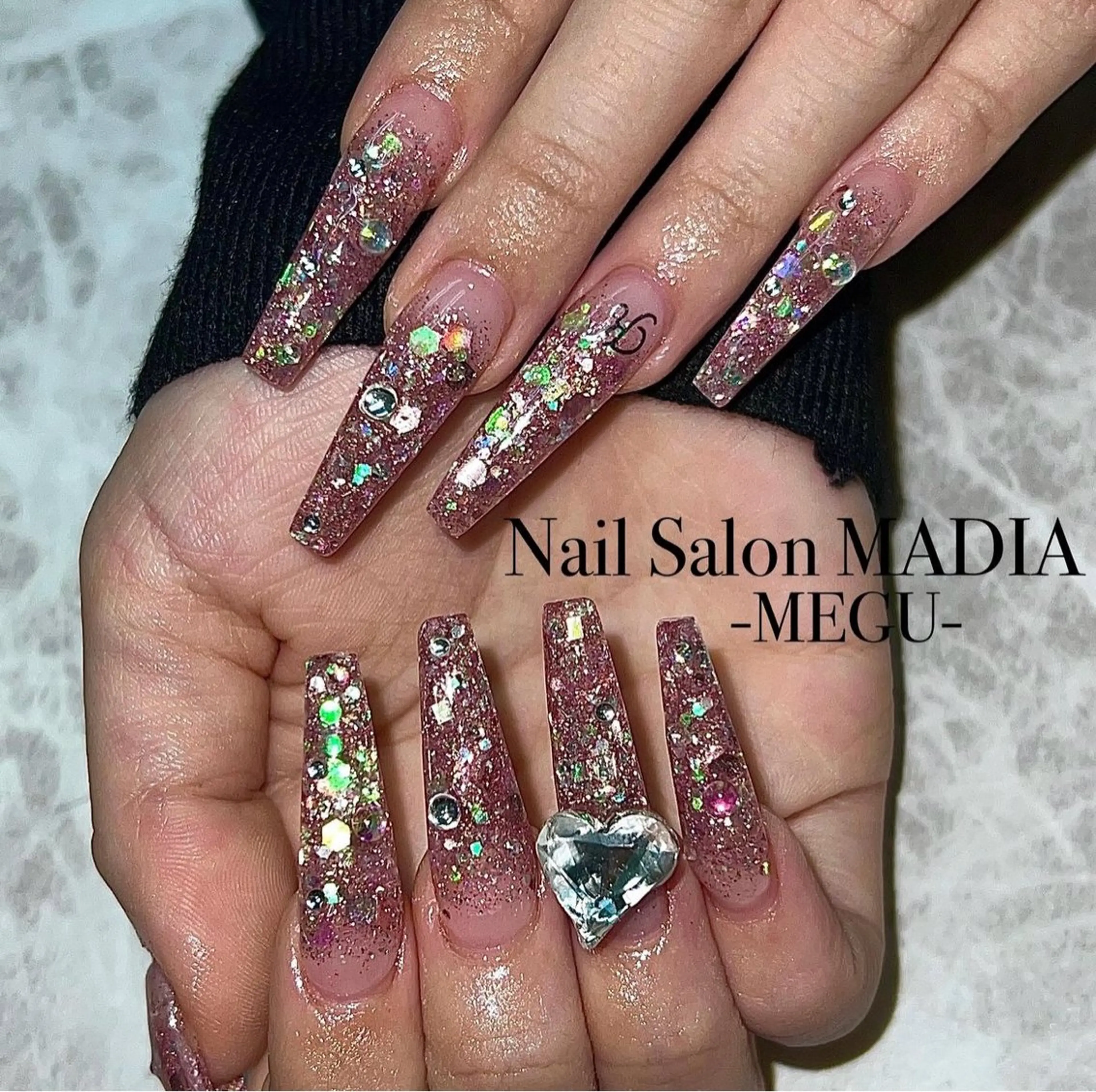 ネイル MADIA藤沢所属・MADIA MEGUのネイルデザイン