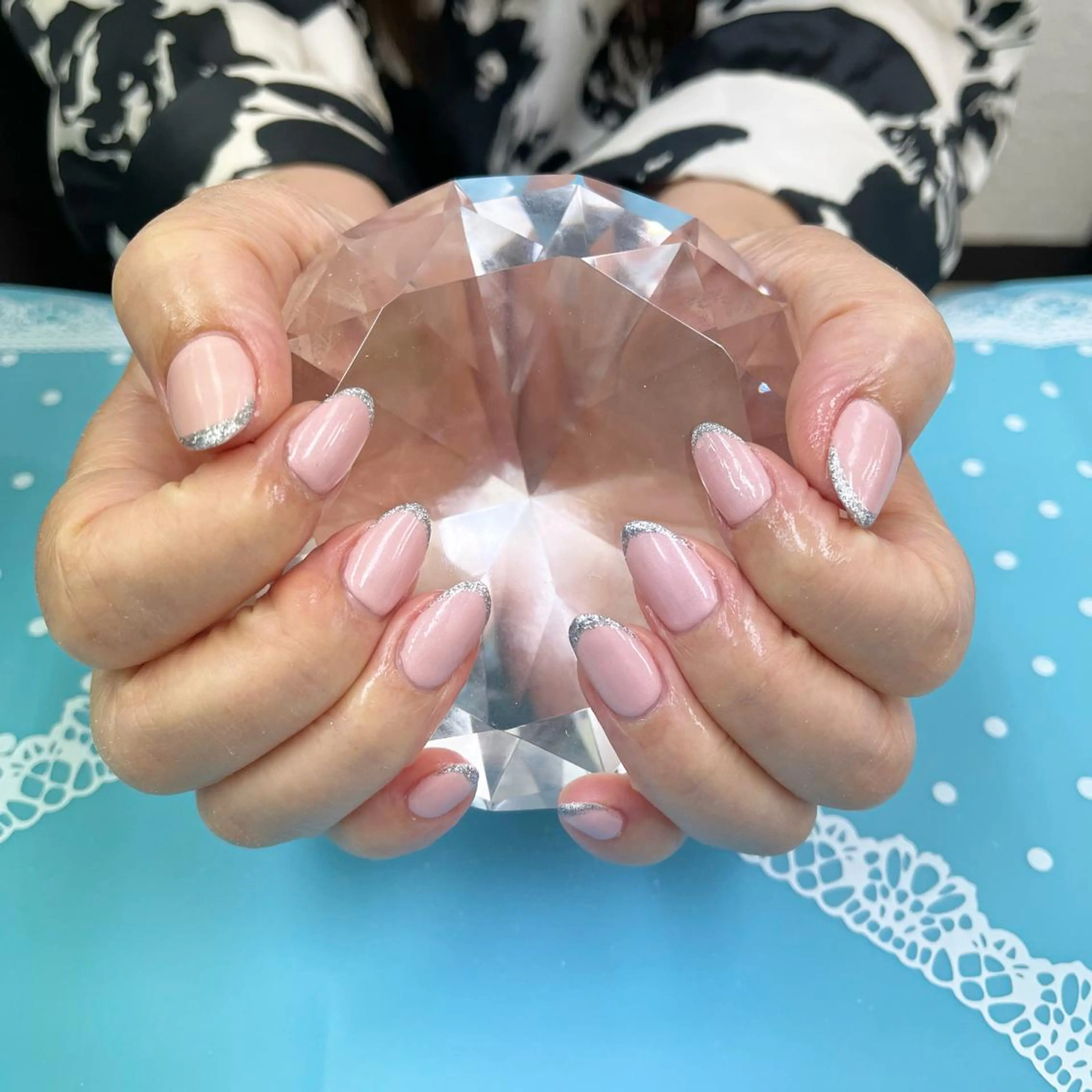 ネイル フレンチネイル ラメ(グリッター) ブルーデイジー栄本店所属・BlueDaisy 栄本店のネイルデザイン