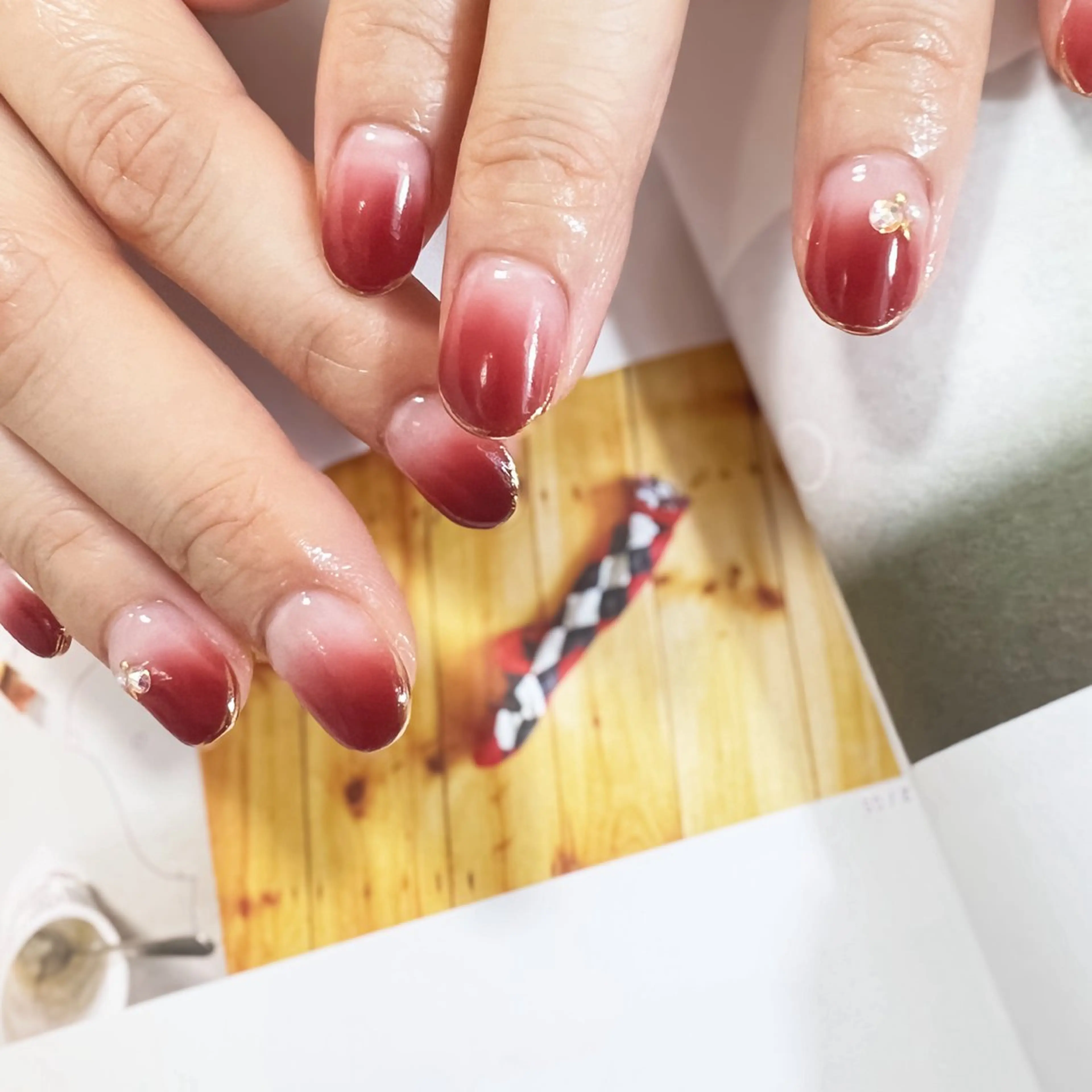 ネイル フレンチネイル ゴールド グラデーション ミラーネイル シンプルネイル ハンドネイル pointillé .ayaのネイルデザイン