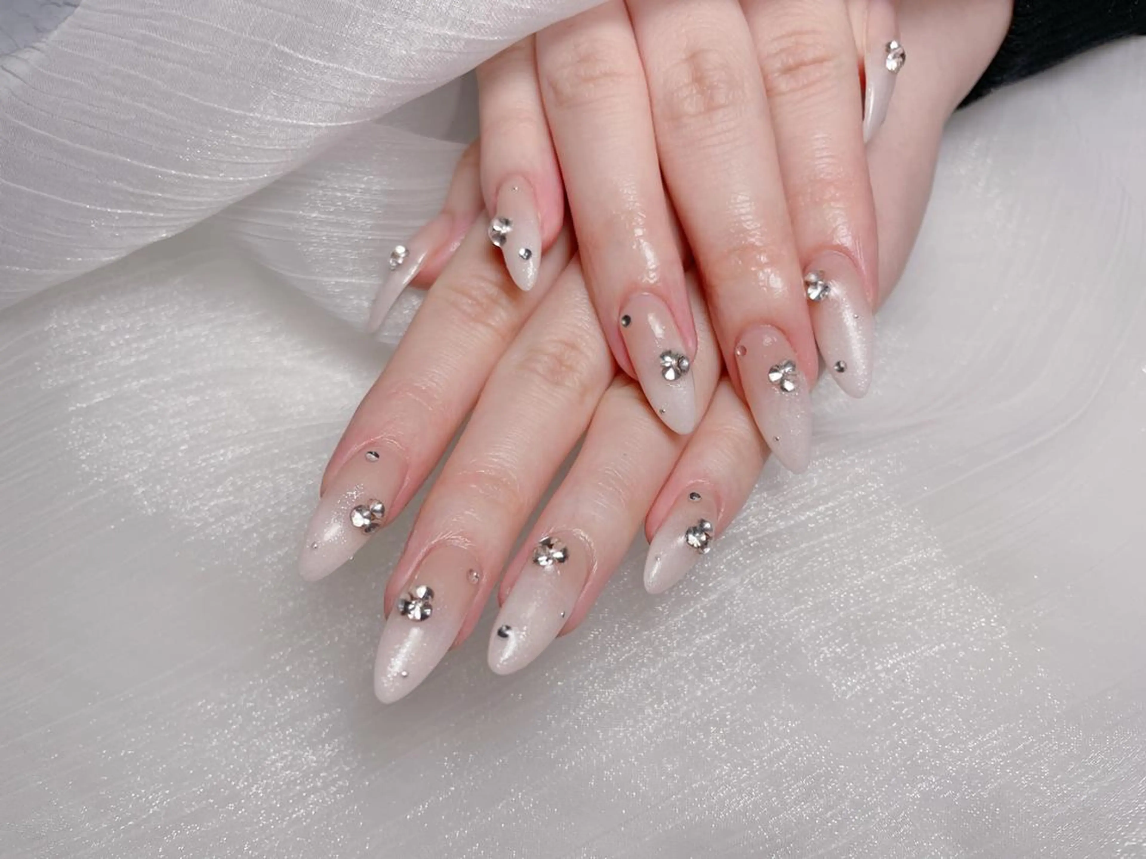 ネイル チークネイル グラデーション 氷ネイル・うるうるネイル 持ち込み オフィスネイル MiKi Nail 池袋のネイルデザイン