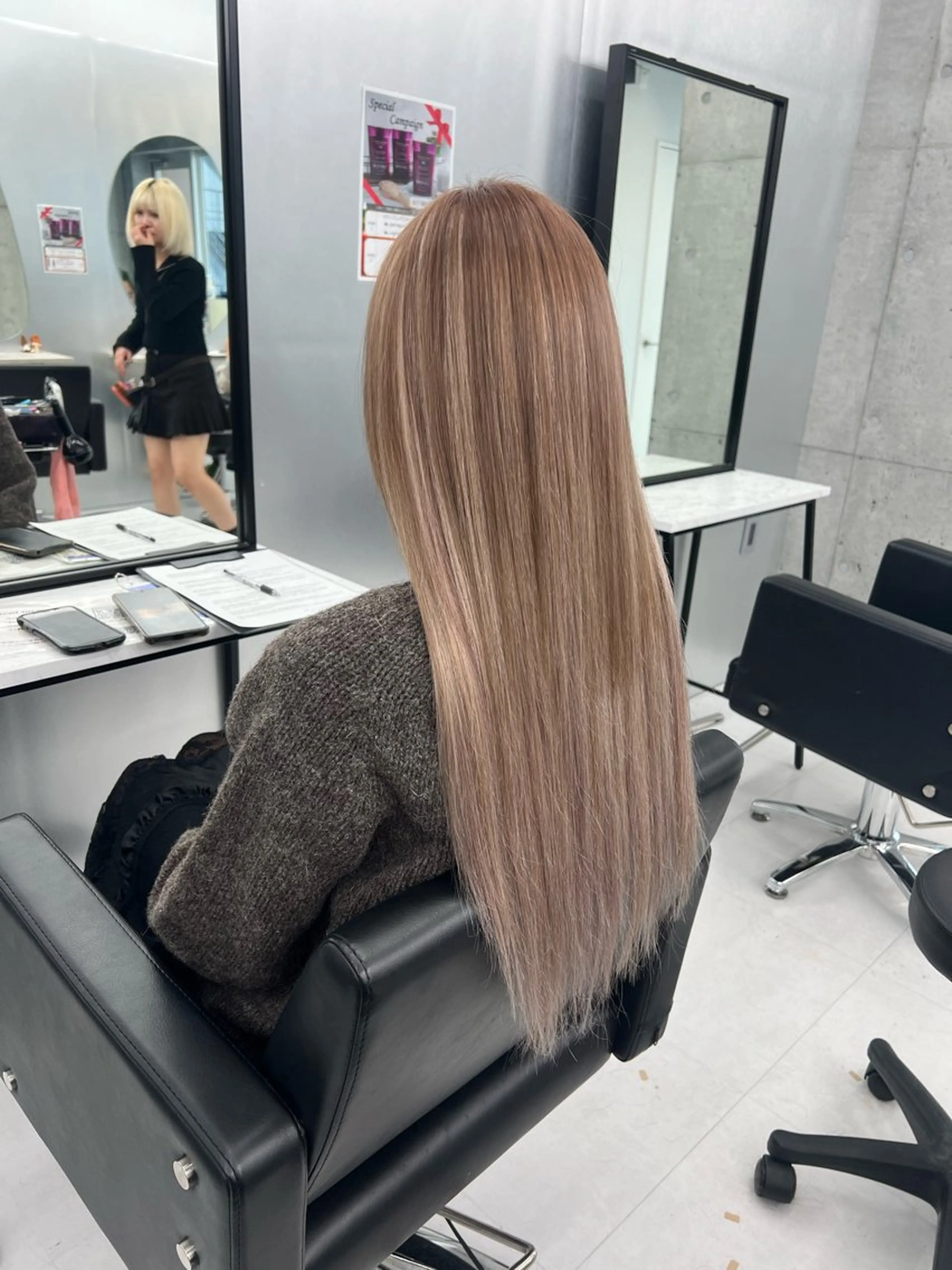 ロング カラー ヘアアレンジ 👑高評価多数エク ステ×ハイトーン唯澄のヘアスタイル