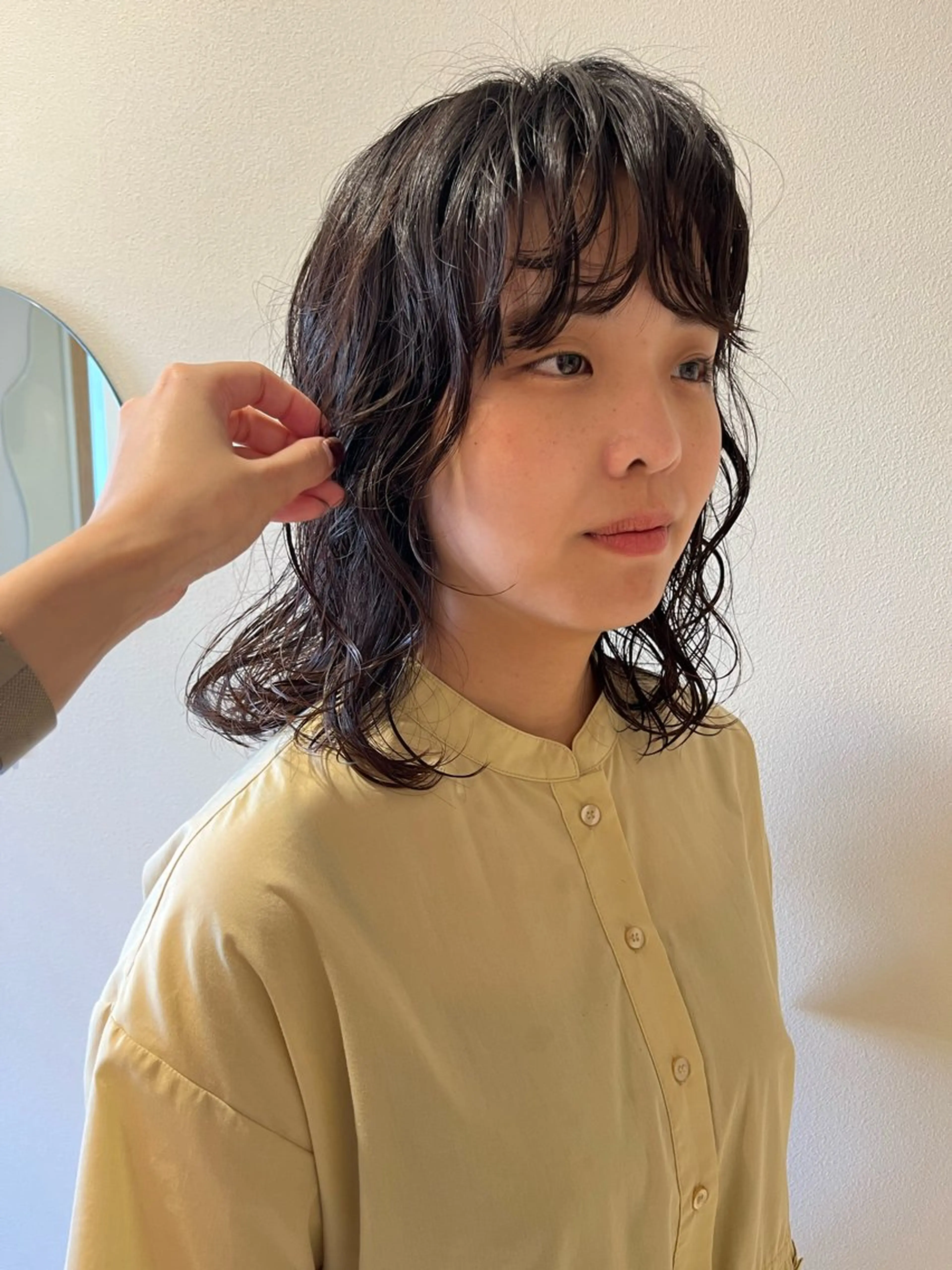 ミディアム パーマ pu+on. nailworks所属・fuyumi / ニュアンスネイルのネイルデザイン