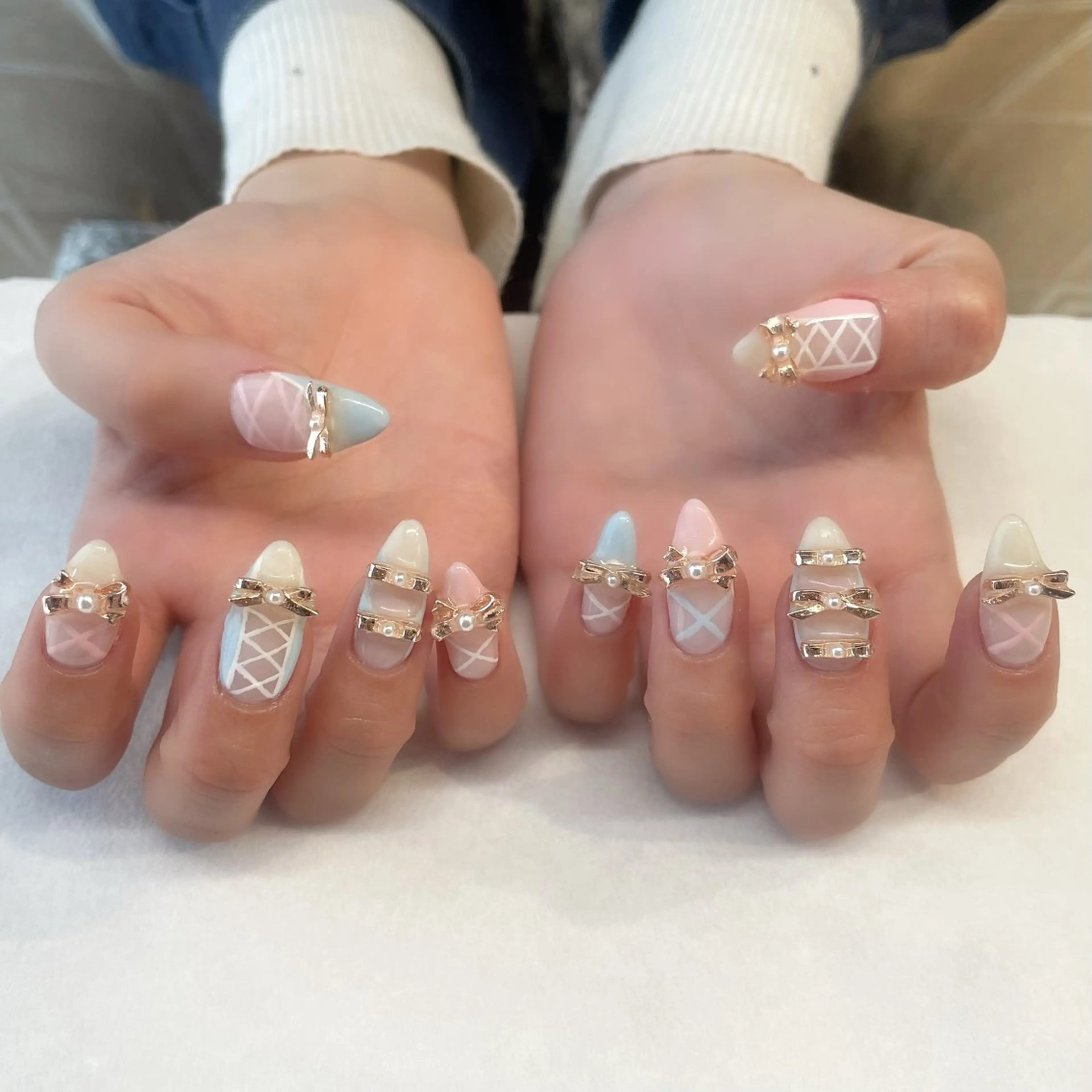 ネイル ハンドネイル 🌈🐰 saki. m 🐰🌈のネイルデザイン