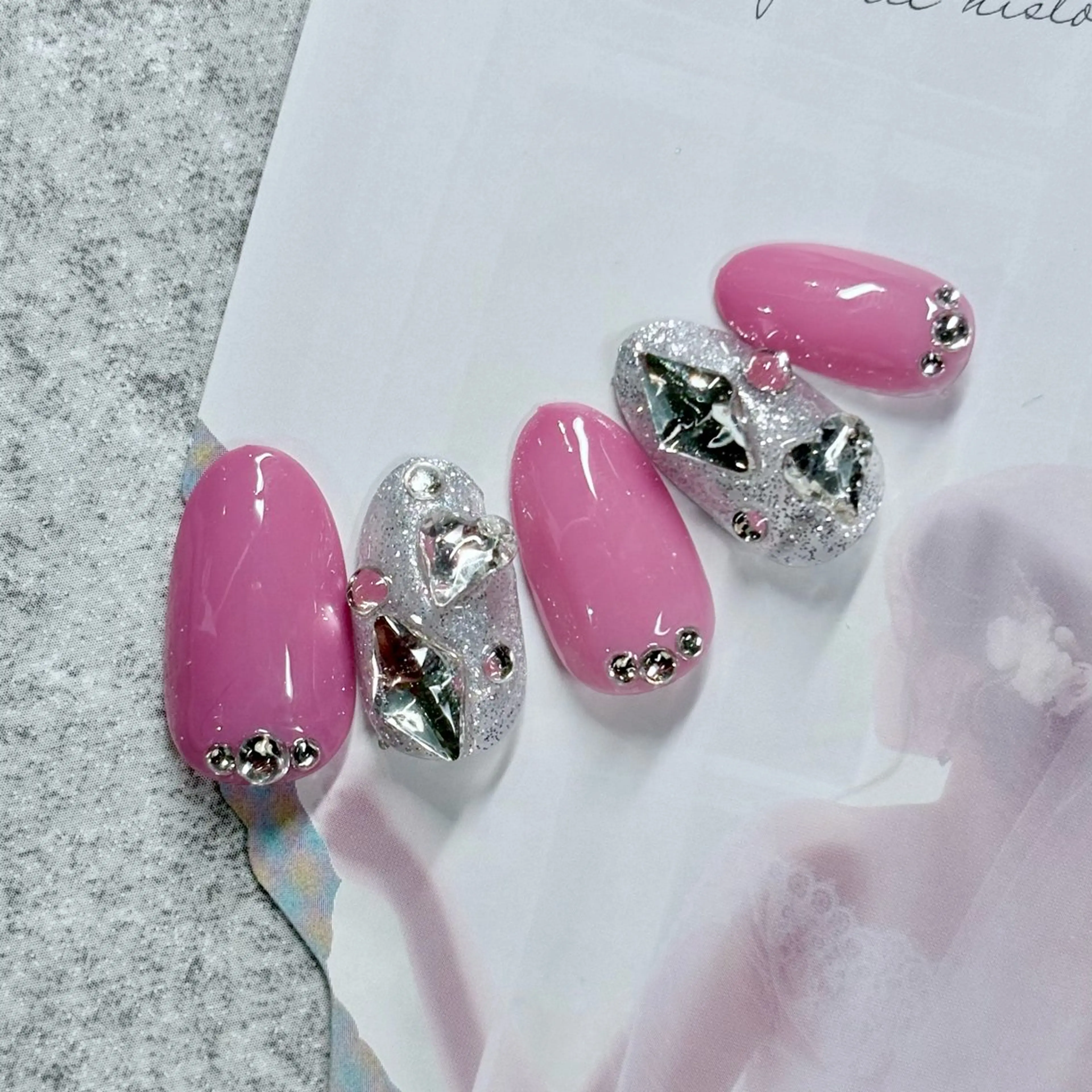 ネイル ジェルネイル マットネイル ブライダルネイル ハンドネイル みんなのネイルサロン IRiS所属・一人ひとりに寄り添う 施術🌈IRiS🪽のネイルデザイン