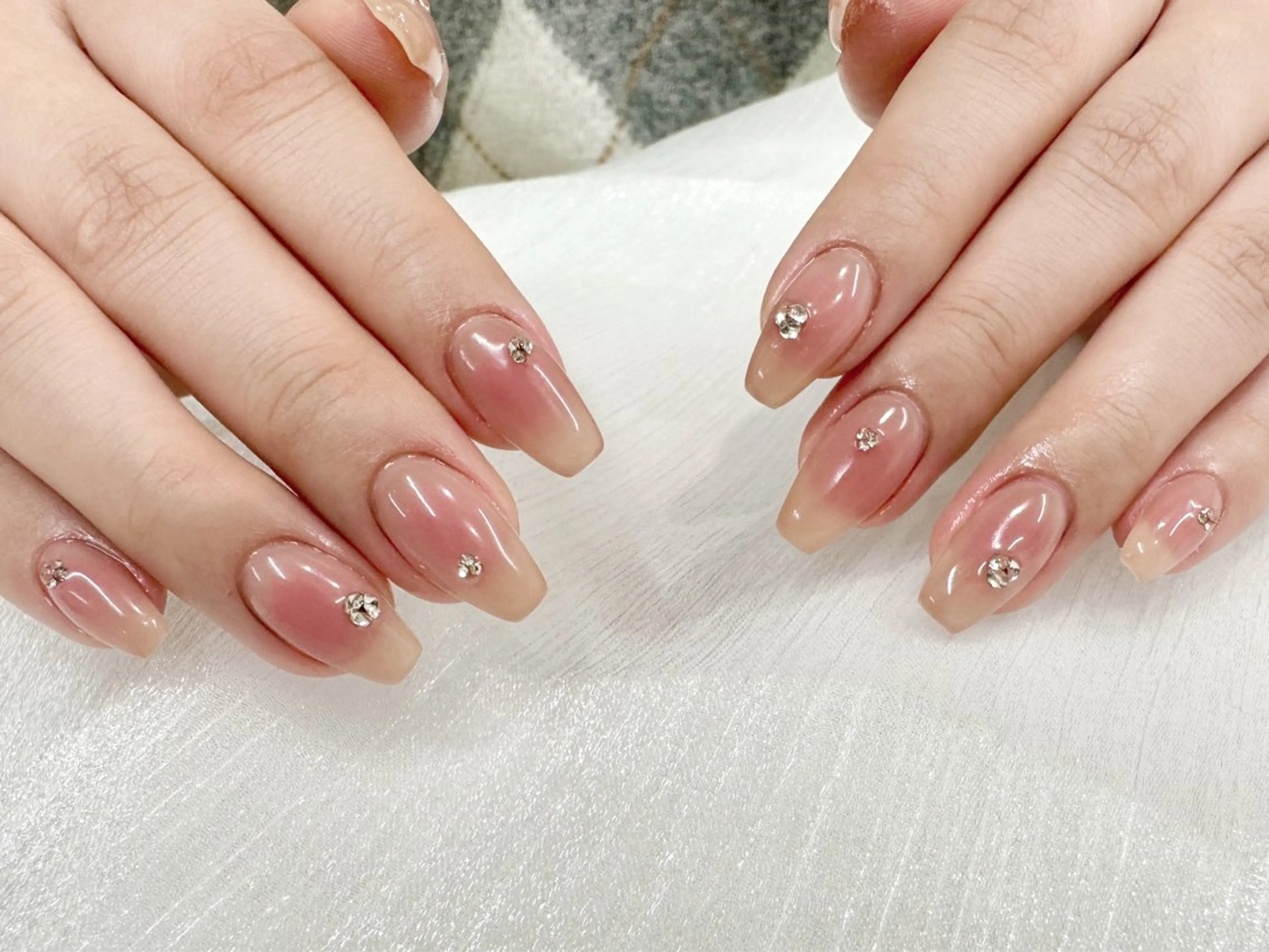 ネイル ガーリー シンプルネイル LE REVE Hinaのネイルデザイン