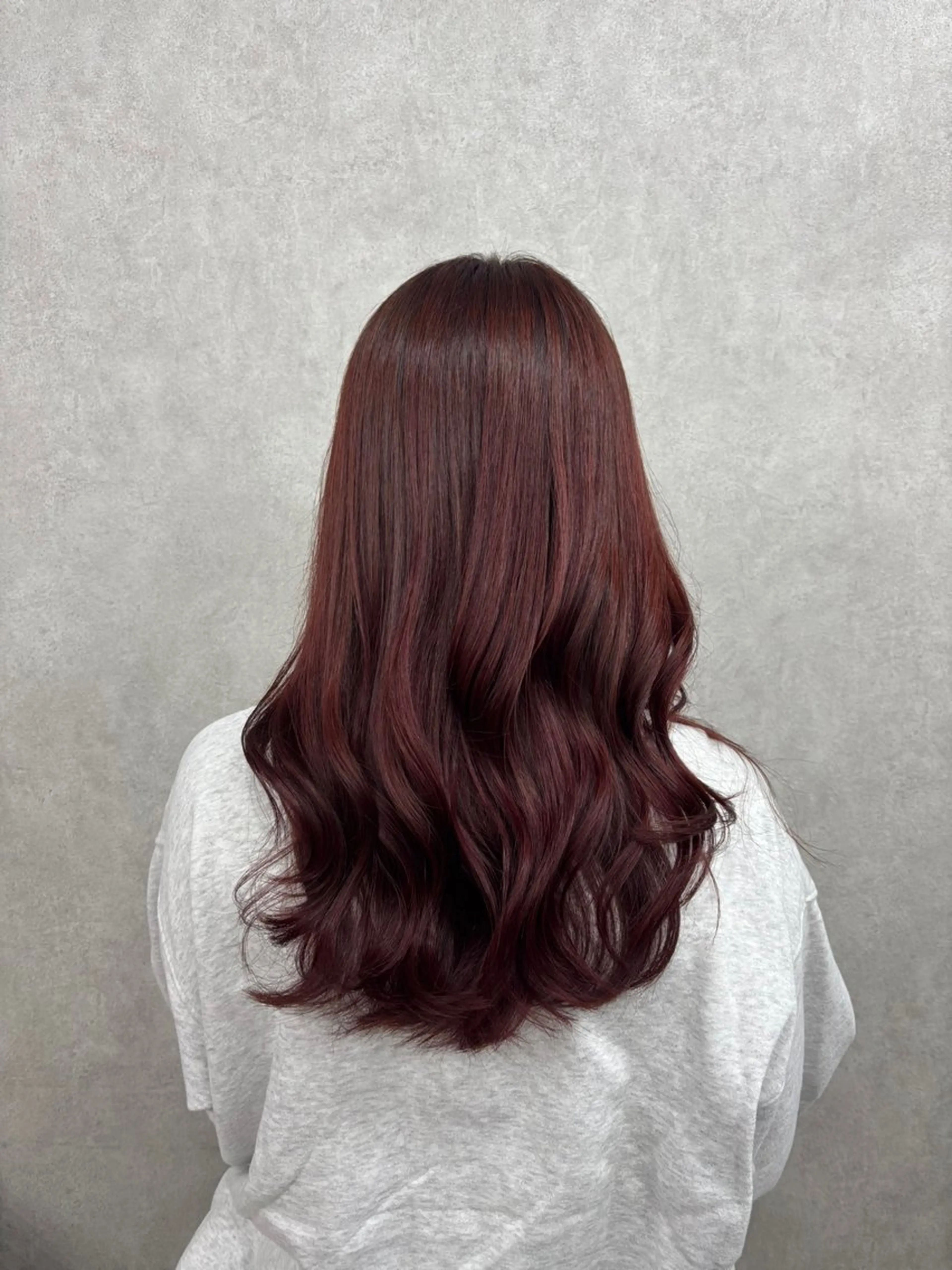 セミロング カラー ブラウンカラー レッドカラー レッドブラウン 倉澤 愛理のヘアスタイル
