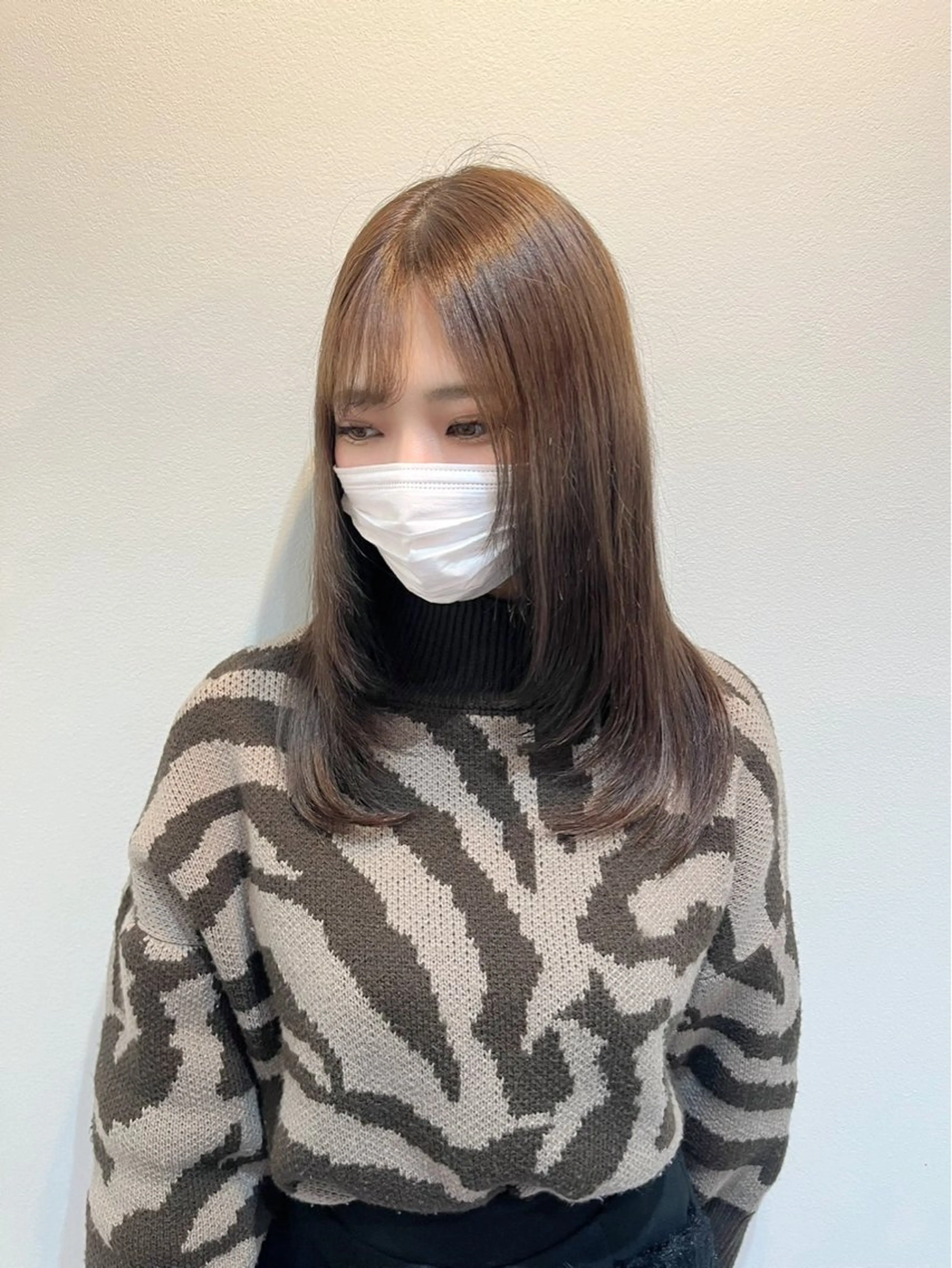 ミディアム カラー アッシュ アッシュブラウン ブラウンカラー レイヤーカット 💙Ami💙 elubylovisのヘアスタイル