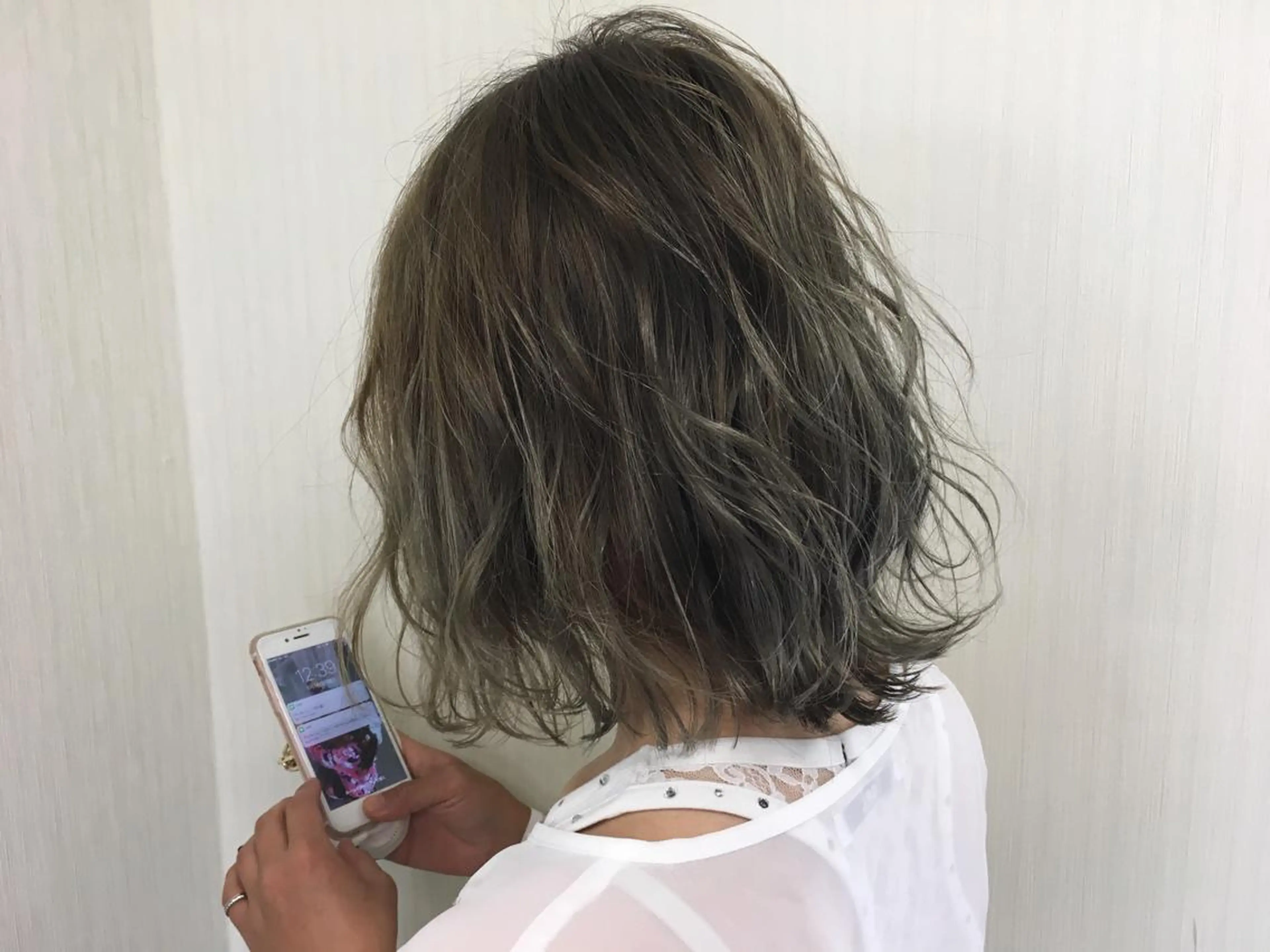 ショート カラー ヘアアレンジ ケアブリーチ白髪染め TAKUMIのヘアスタイル
