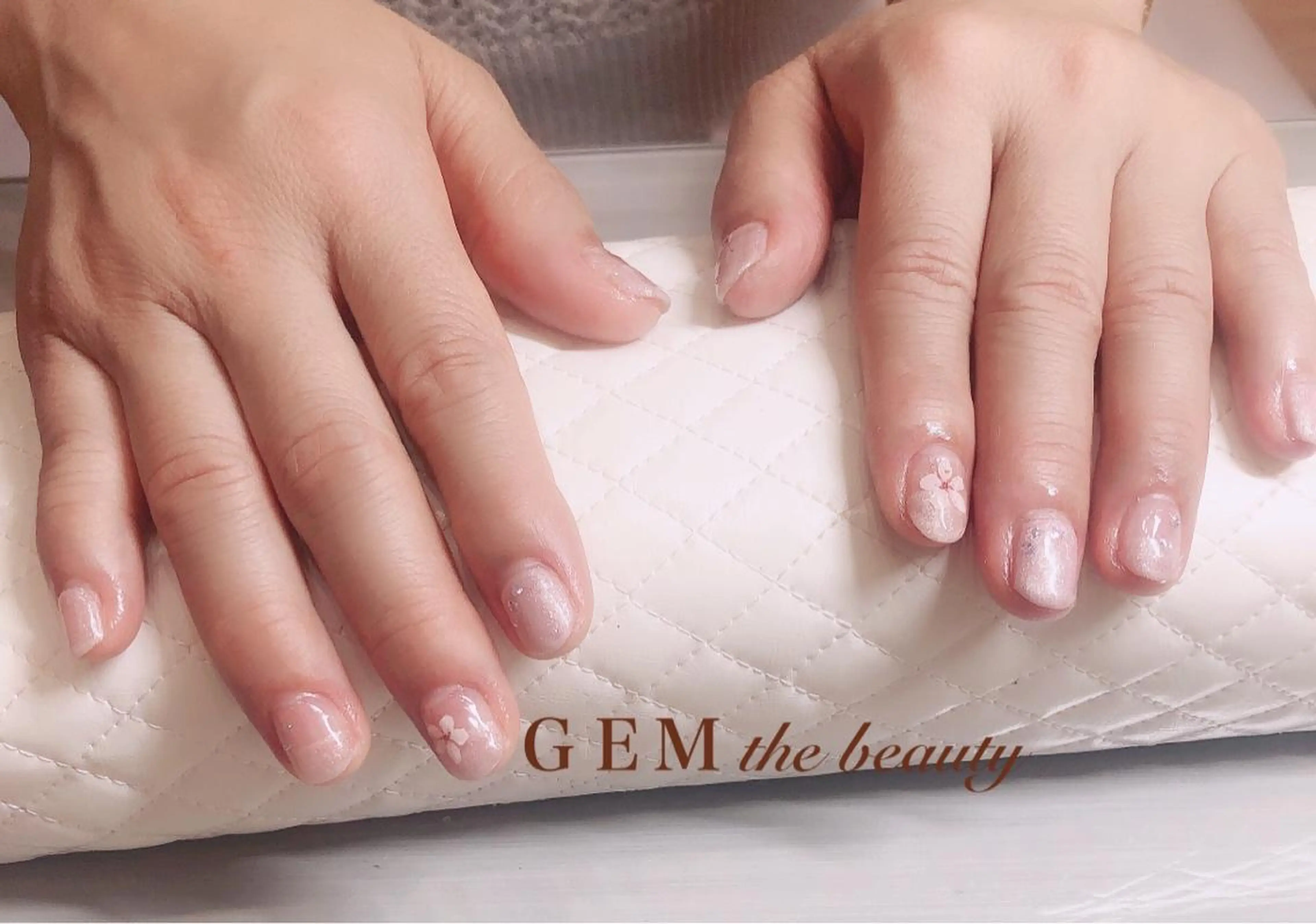 ネイル ジェルネイル 持ち込み シンプルネイル GEM  the beautyのマツエク・マツパデザイン