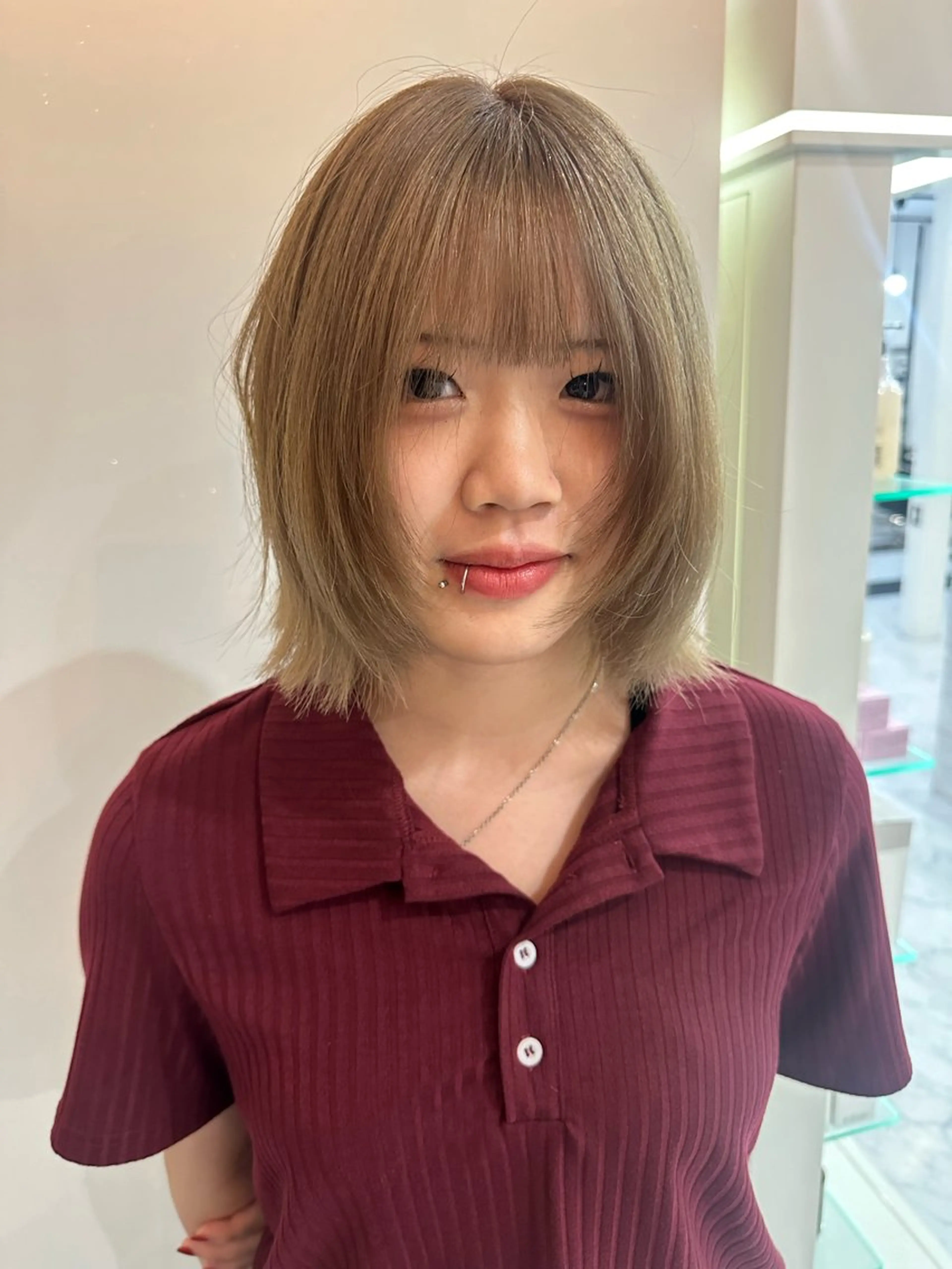 ショート カラー ベージュカラー ブリーチ ミルクティーベージュ トリートメント マイ/カットモデル /暖色カラーのヘアスタイル