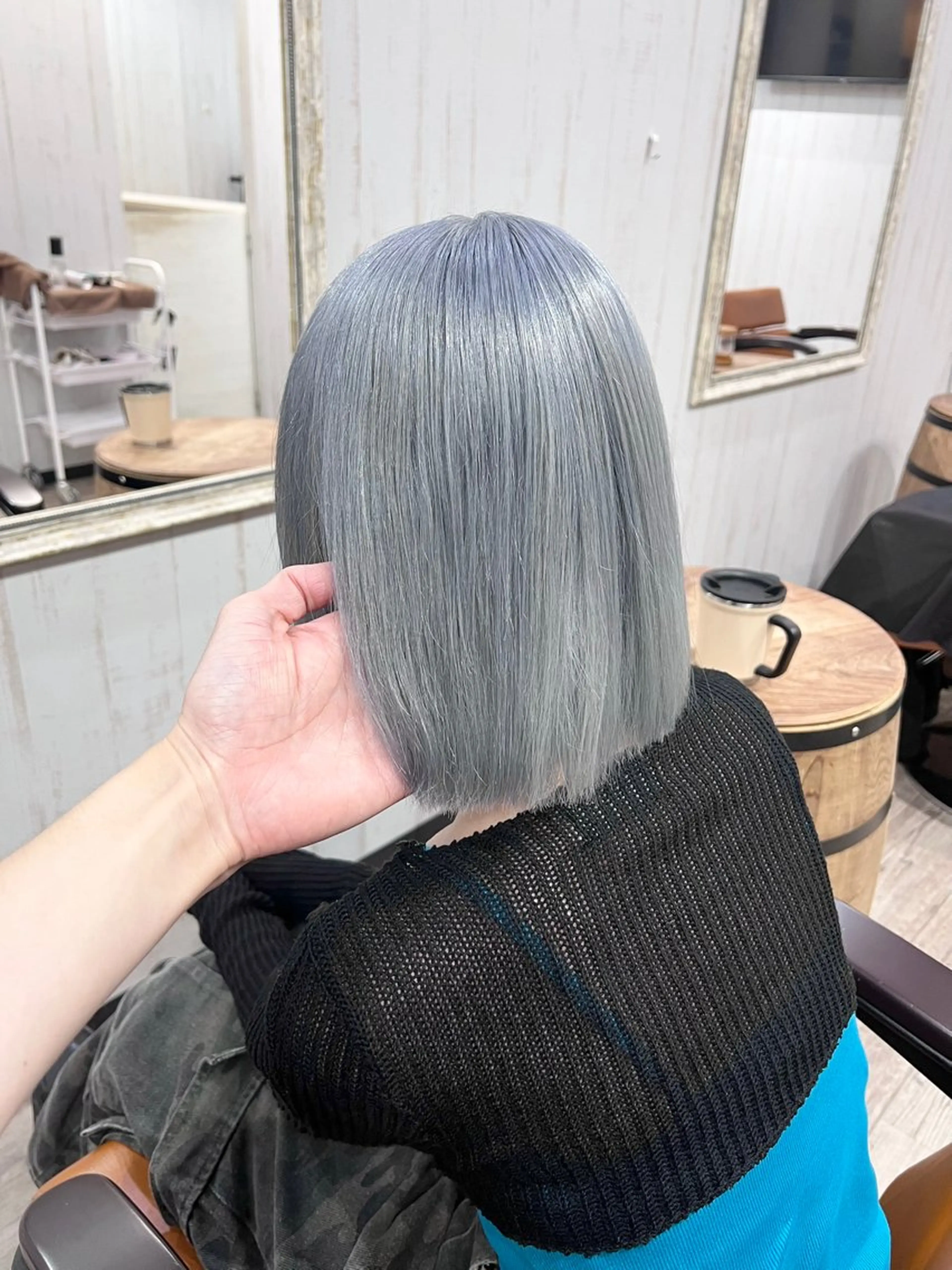 ショート カラー ブリーチ ブルーカラー シルバー トリートメント 艶髪/ハイトーン特化 店長/SHOHEIのヘアスタイル