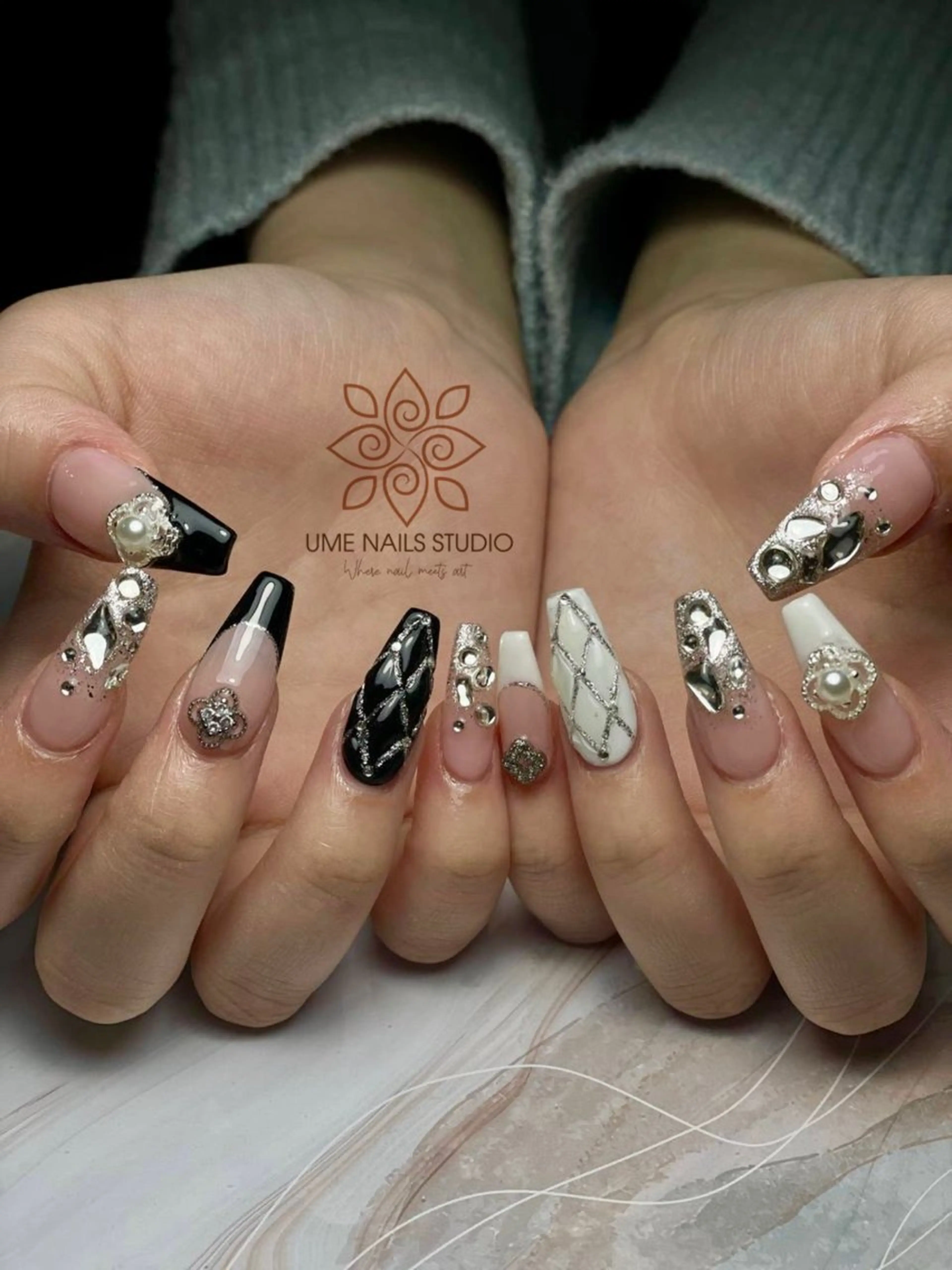 ネイル チークネイル クリアネイル ガーリー キラキラネイル 韓国ネイル ハンドネイル Ume Nail Studioのネイルデザイン