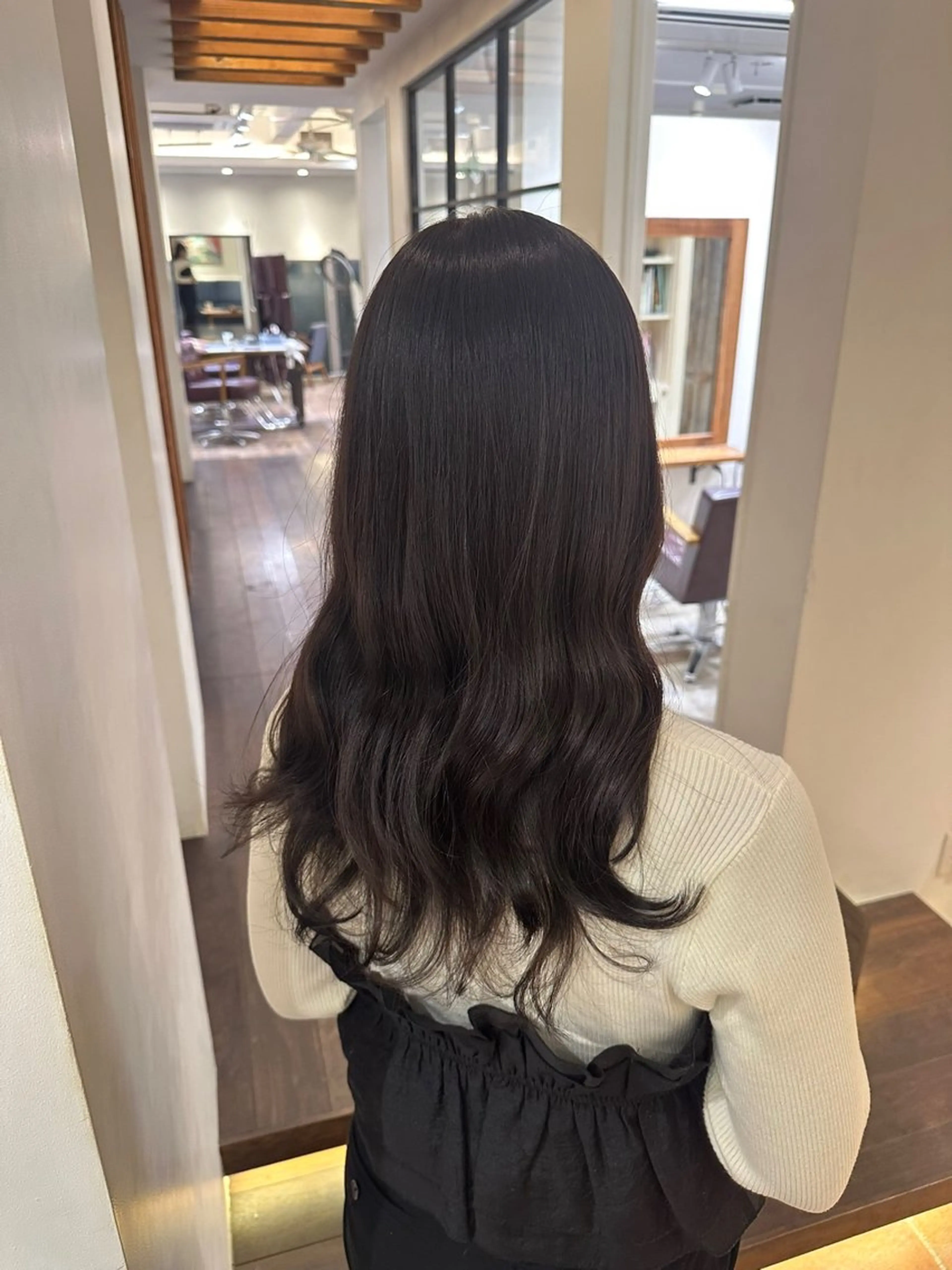 ロング カラー ベージュカラー ヘアカラー トリートメント ヘッドスパ 安丸 結夏のヘアスタイル