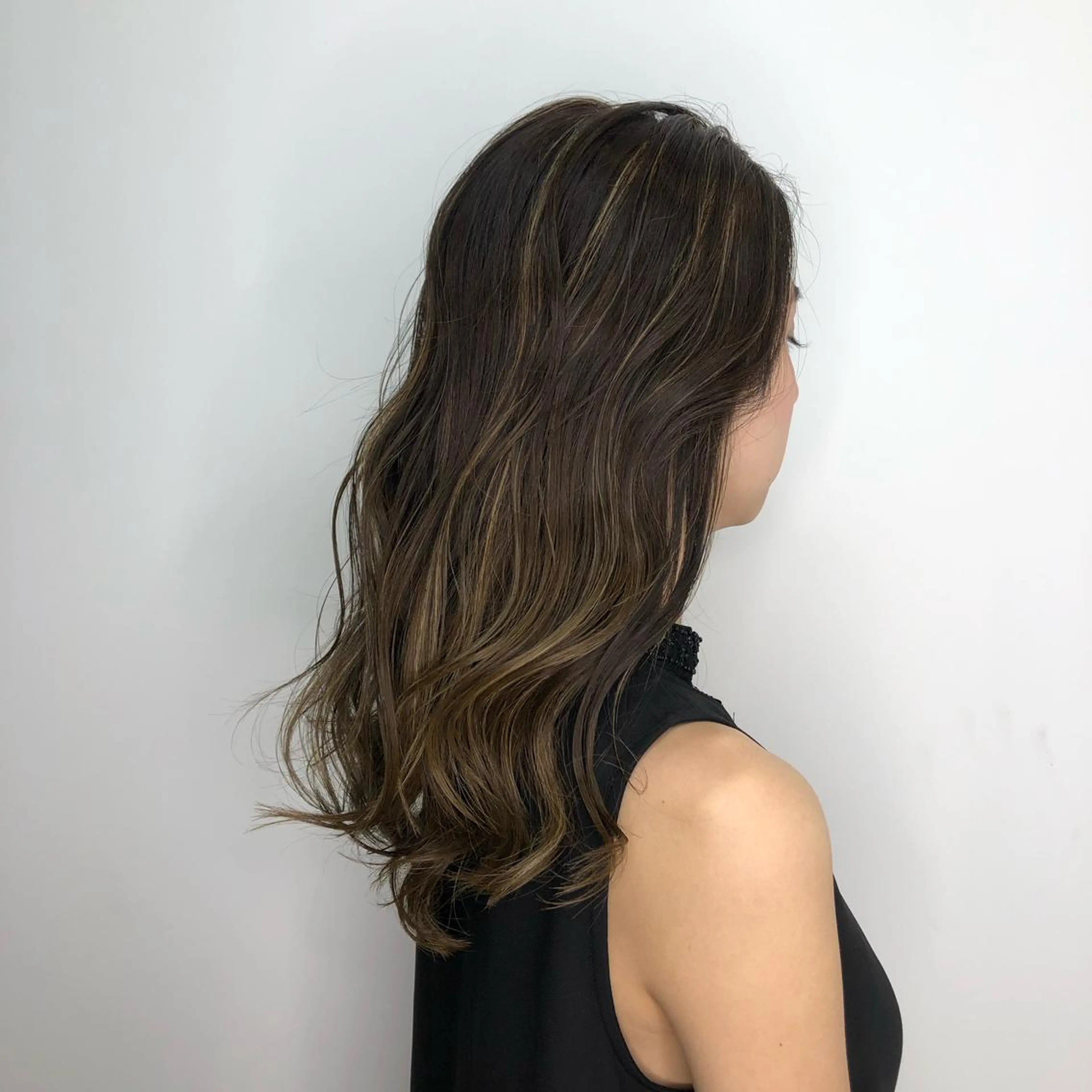 セミロング カラー ハイライトカラー ハイライト ヘアカラー トリートメント 韓国🩵海外ヘア 宮川華奈のヘアスタイル