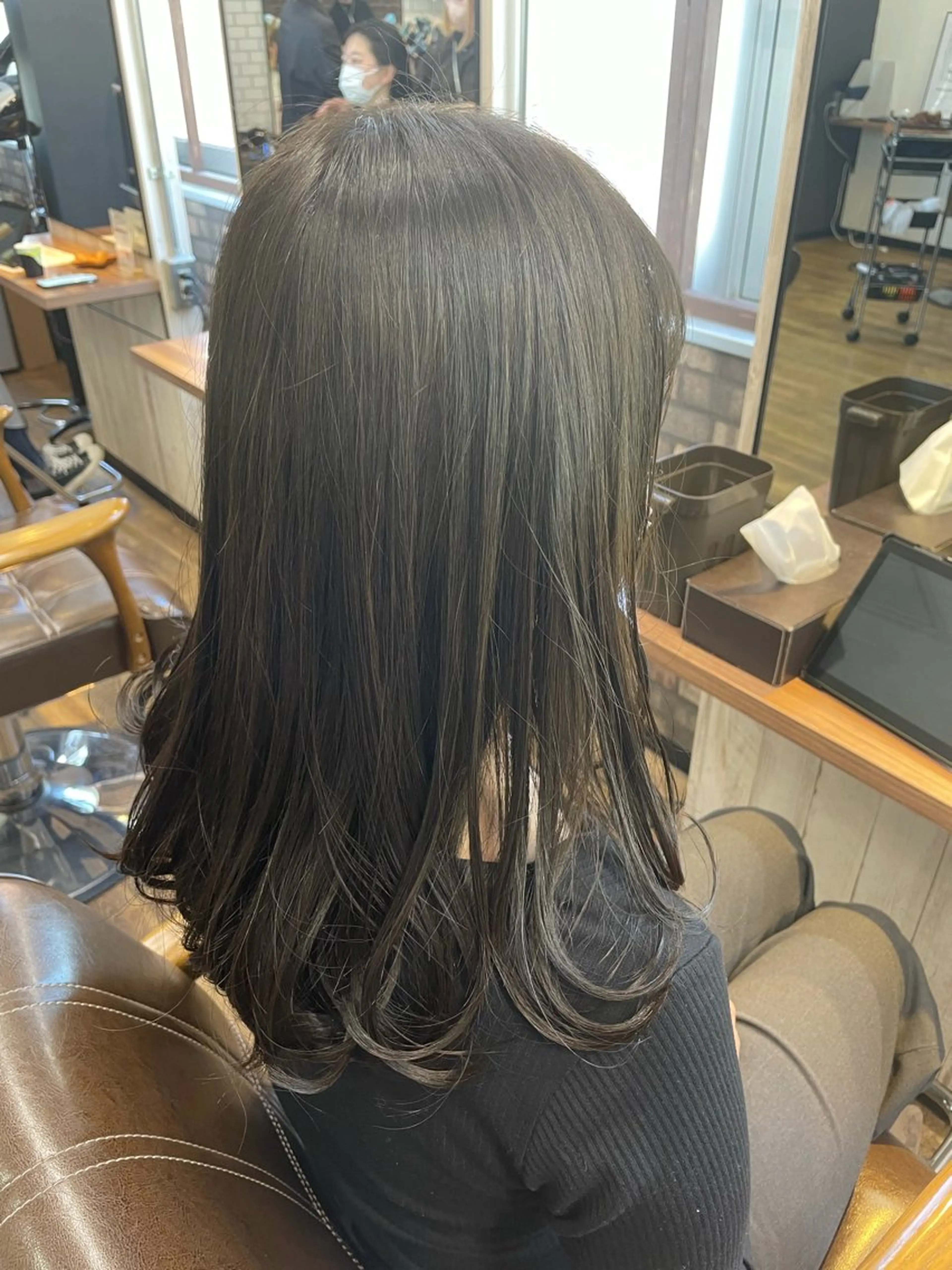 ロング カラー グレージュ オリーブグレージュ オリーブグレー Hair salon HAL所属・佐藤 栄輔のヘアスタイル