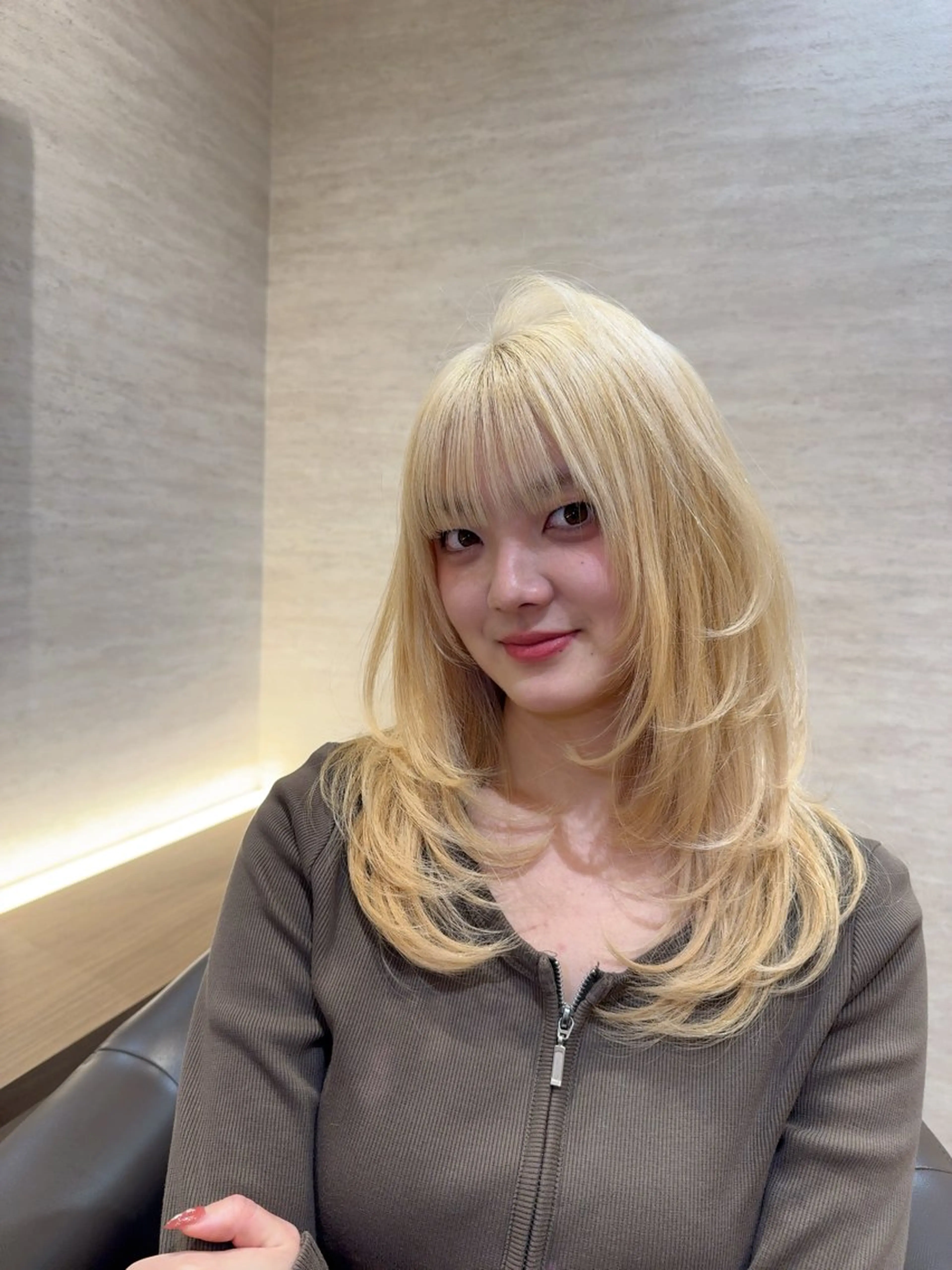 セミロング ハッシュカット レイヤーカット カット 森 千風優のヘアスタイル