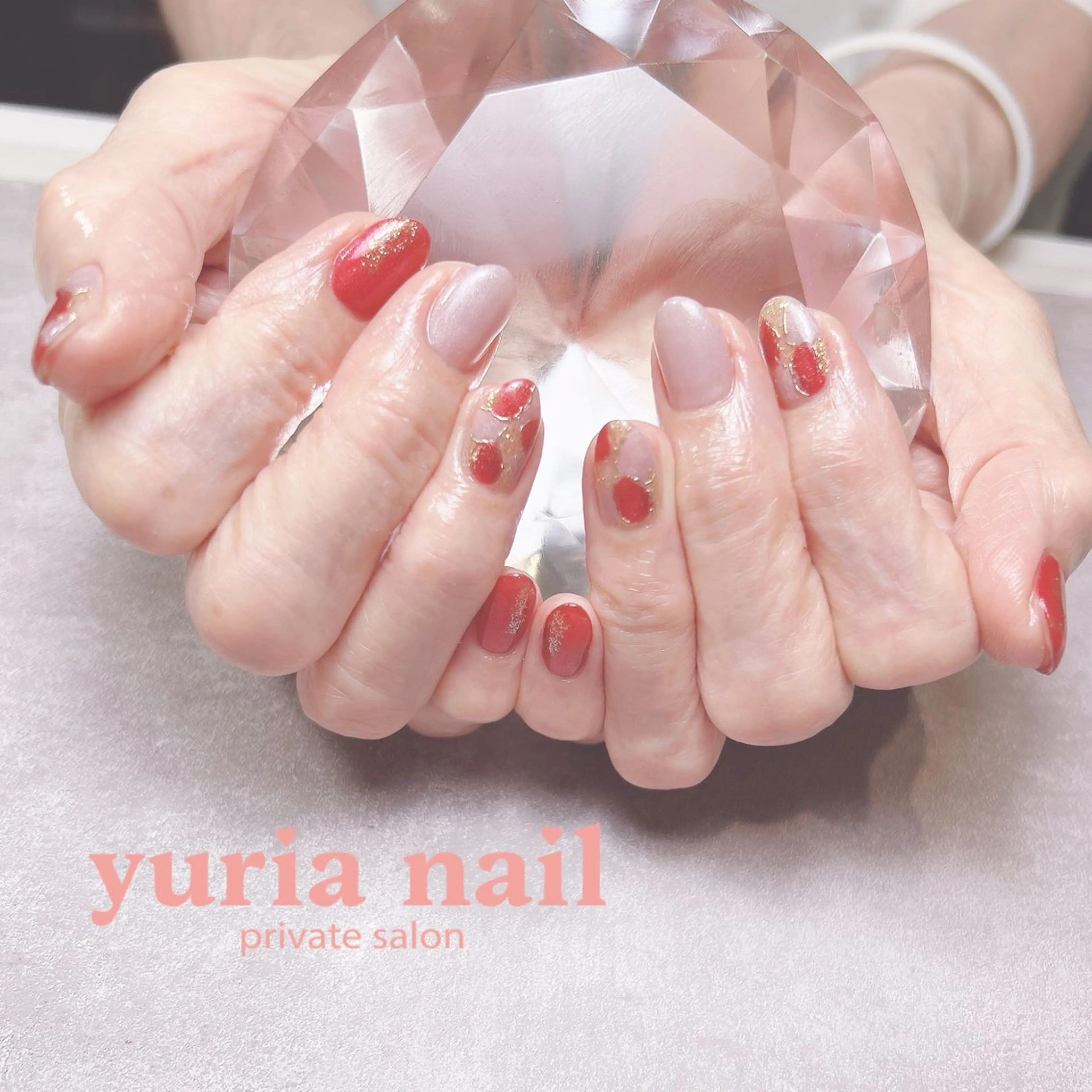 ネイル アートネイル ジェルネイル ゴールド ニュアンスネイル 赤色 ハンドネイル 小林 ゆりあのネイルデザイン