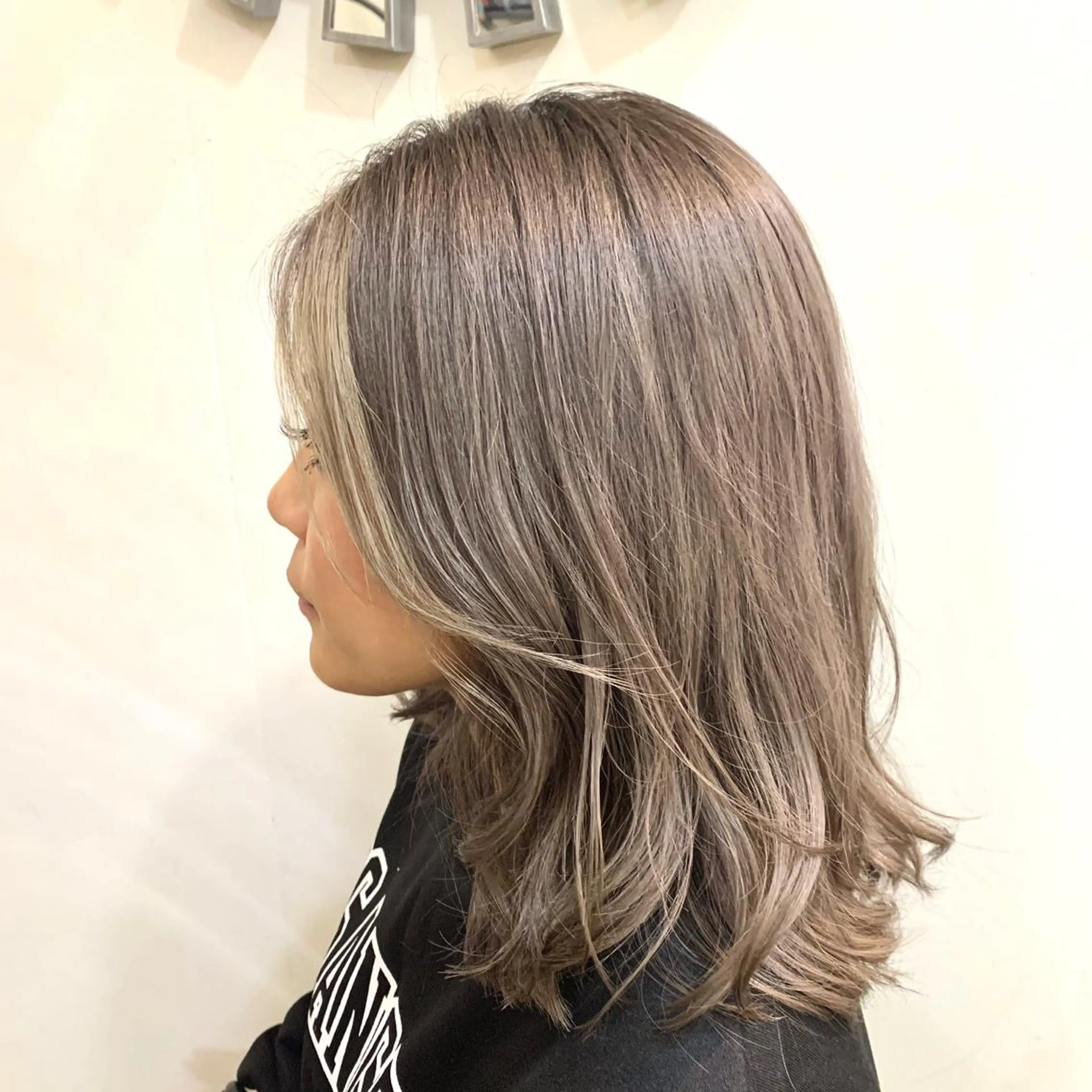 セミロング おおたけ あゆみのヘアスタイル