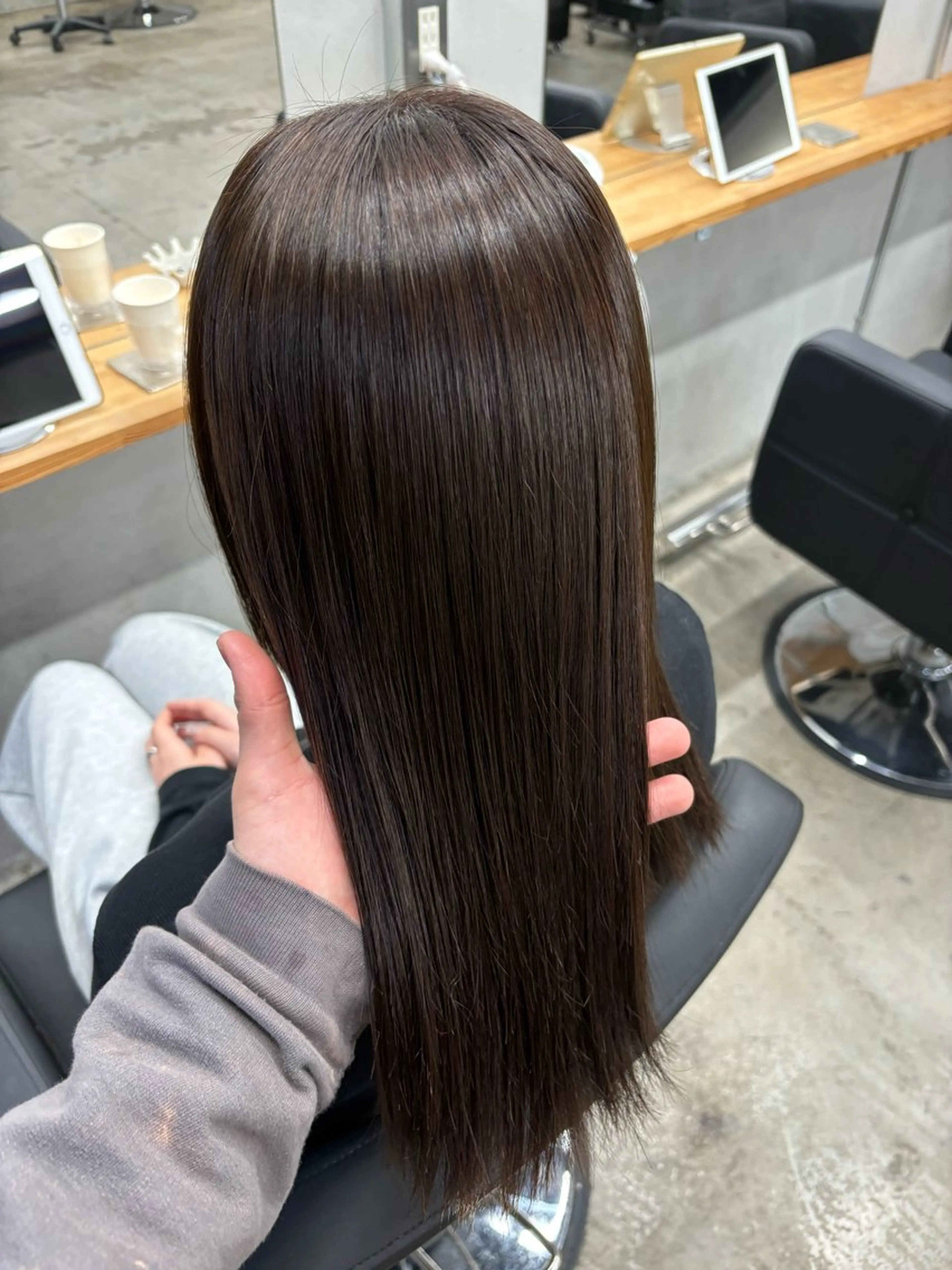 ミディアム カラー mono / Manatoのヘアスタイル