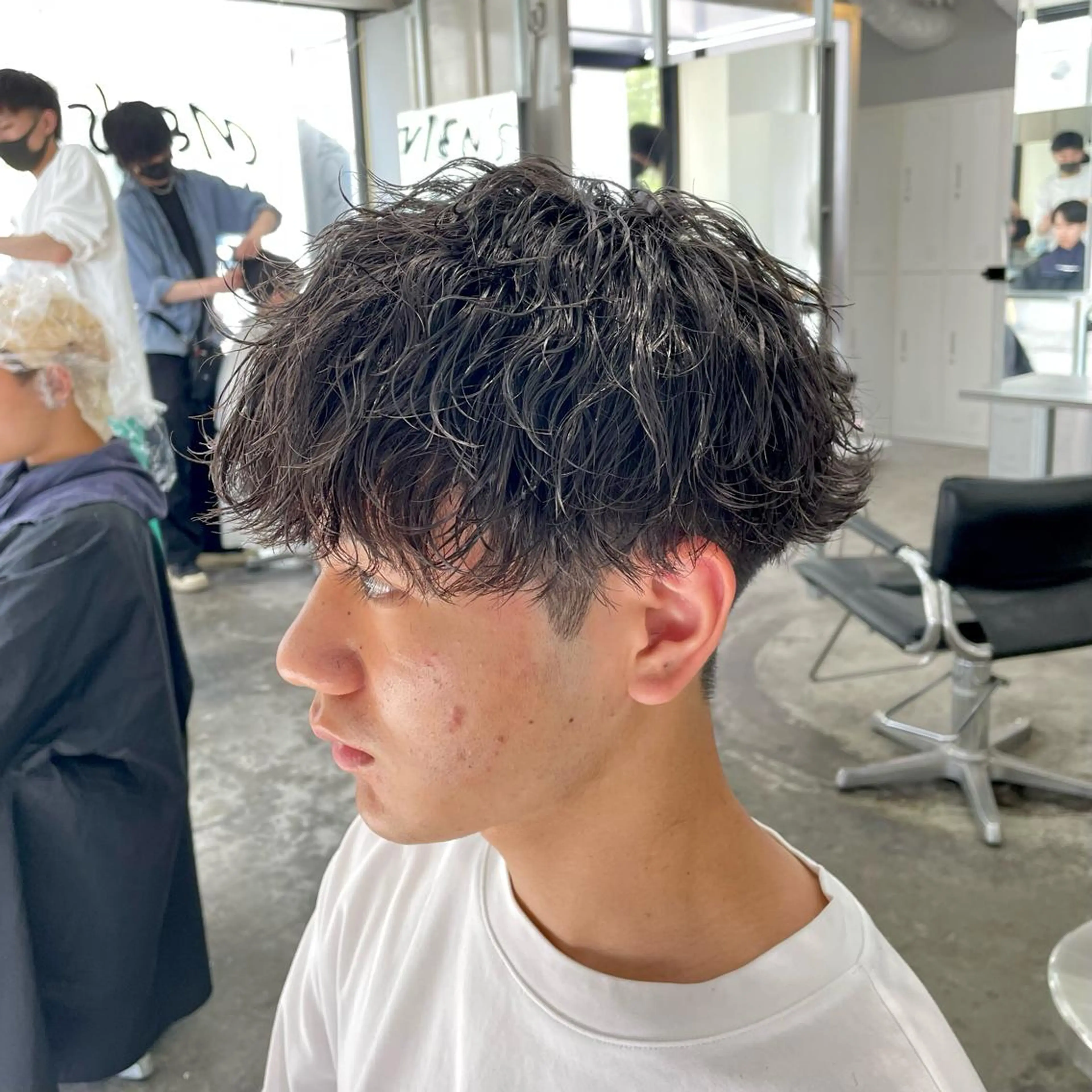ショート パーマ メンズ 波巻きパーマ カット パーマ メンズ特化美容師/ 藤戸 椋のヘアスタイル
