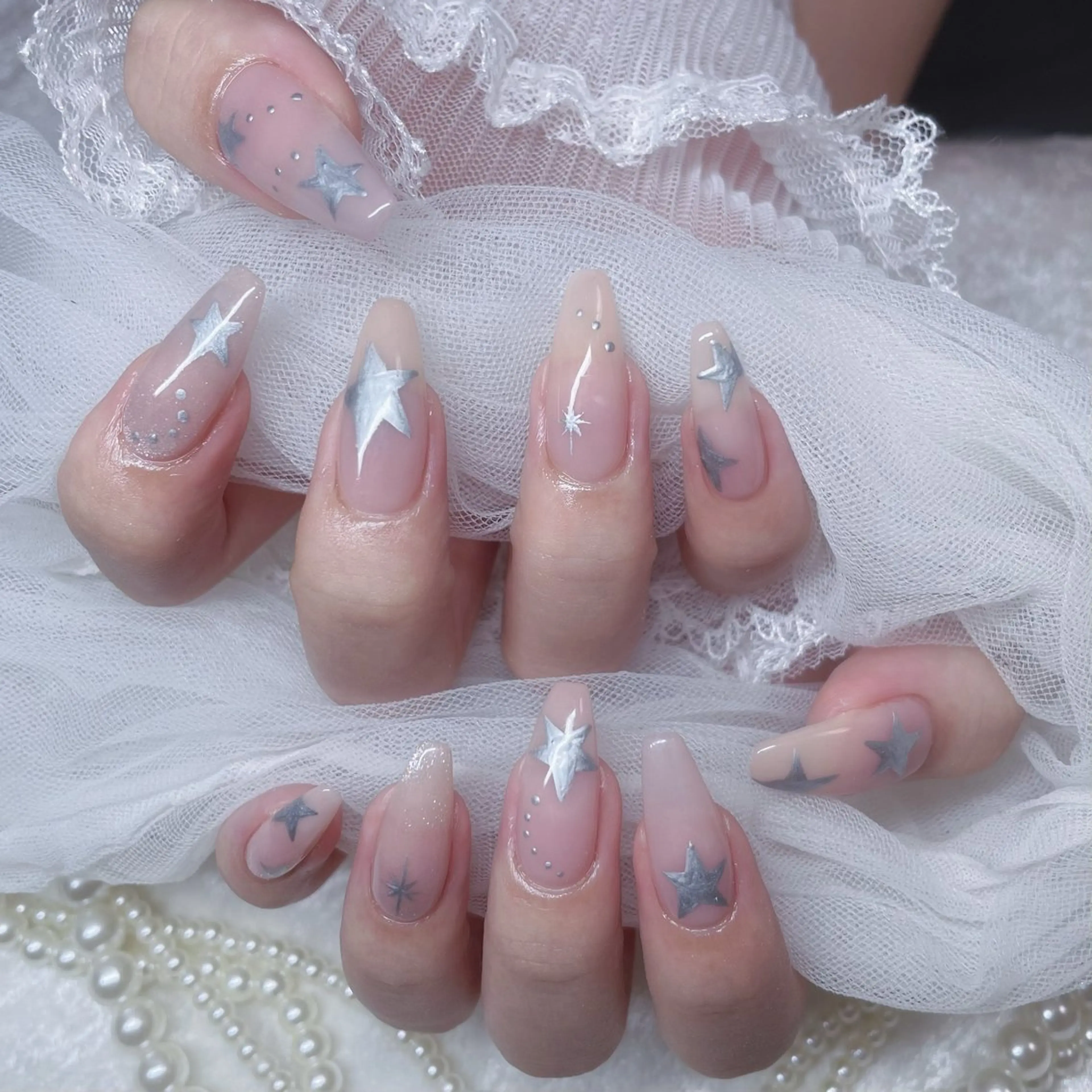 ネイル ハンドネイル MINAMI໒꒱ Y2K、韓国ガーリーのネイルデザイン