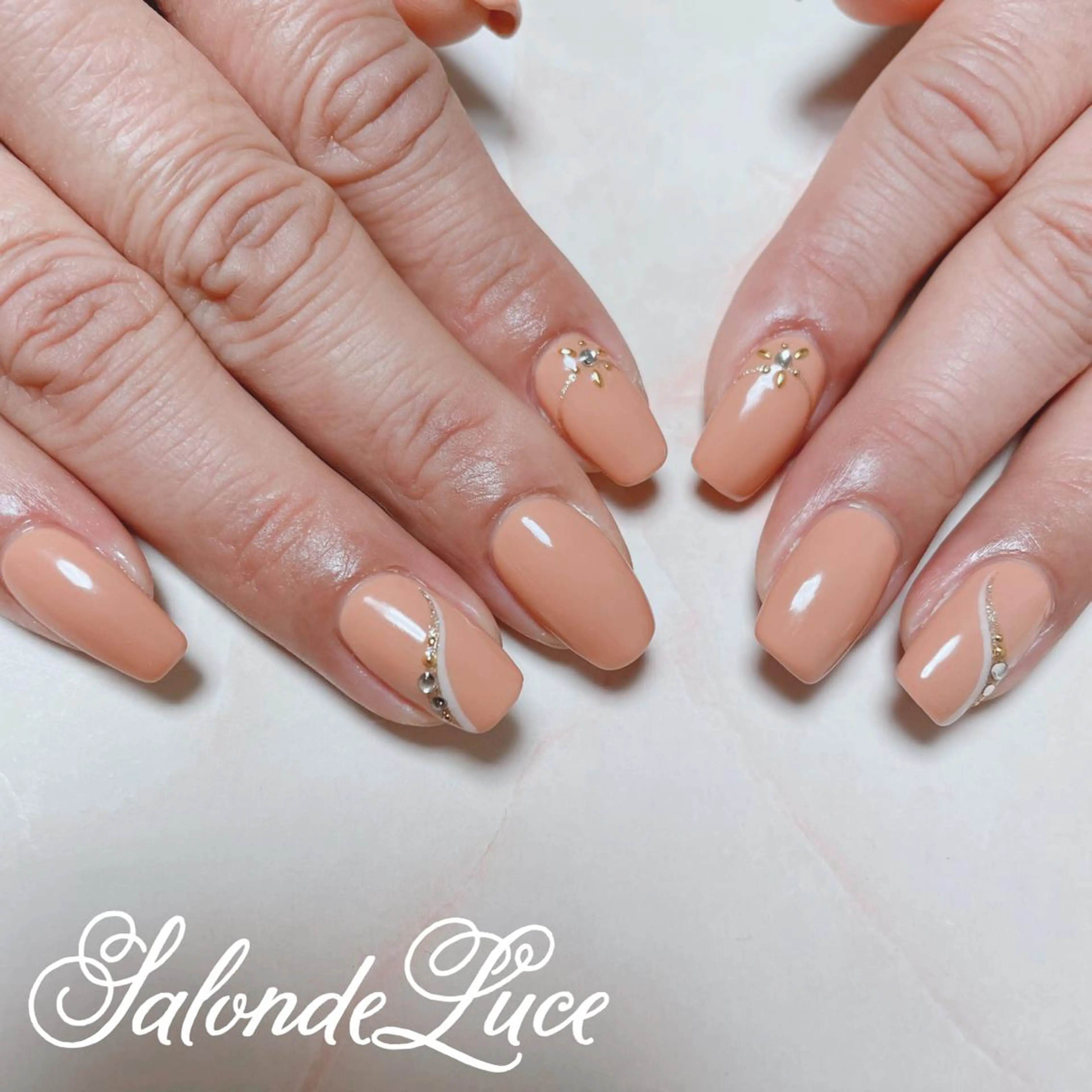 ネイル オフィスネイル ワンカラーネイル Salon de Luceのネイルデザイン