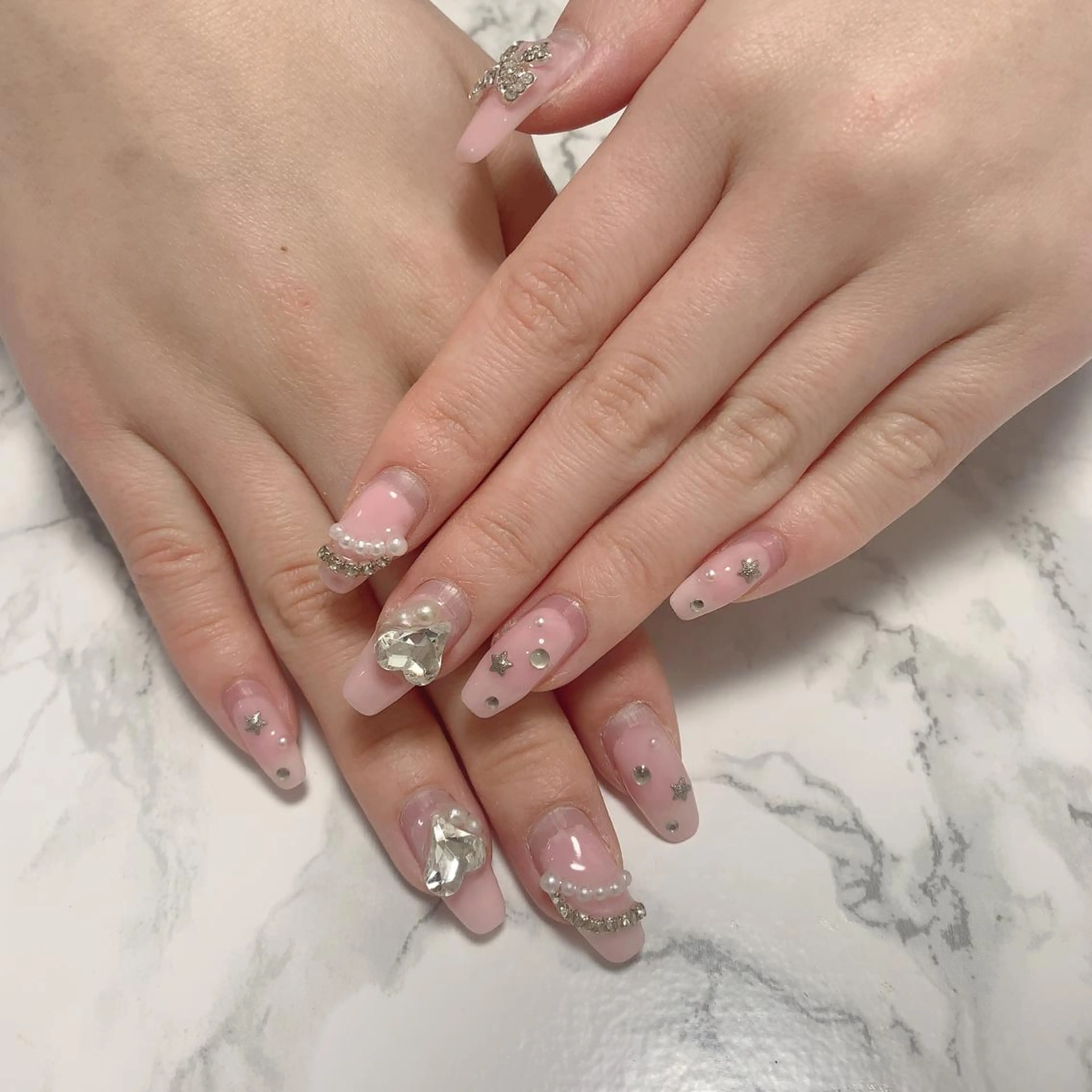 ネイル はな💎ネイル ワンホン、長さ出しのネイルデザイン
