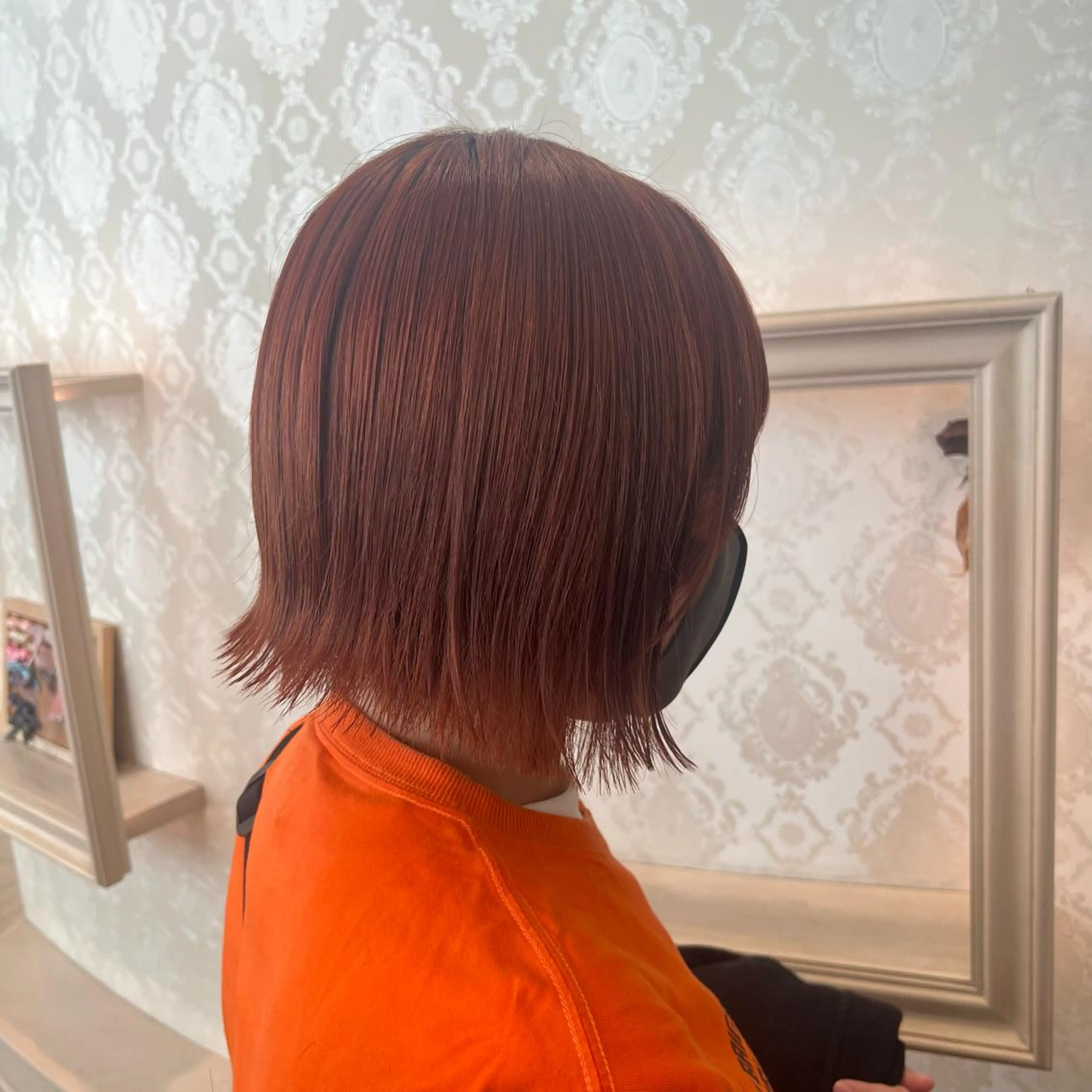 ショート カラー オレンジ ボブ 外ハネヘア ヘアカラー SALOWIN川崎WEST店所属・🌷川崎/アレンジ/ 暖色ボブ/コトネ🌷のヘアスタイル