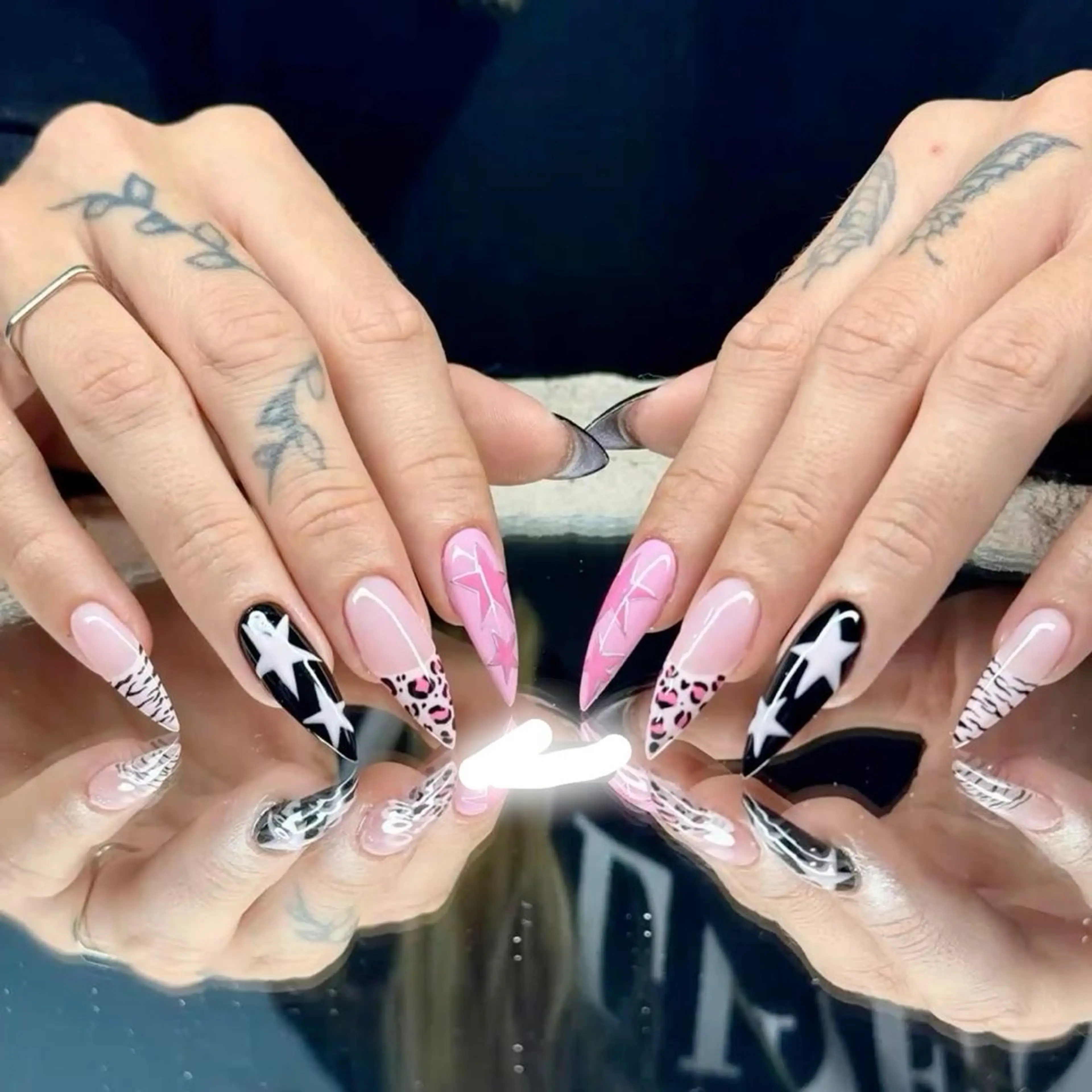 ネイル アートネイル 長さ出し ジェルネイル マグネットネイル ニュアンスネイル ハンドネイル Cloudy Chan 歌舞伎町のネイルデザイン