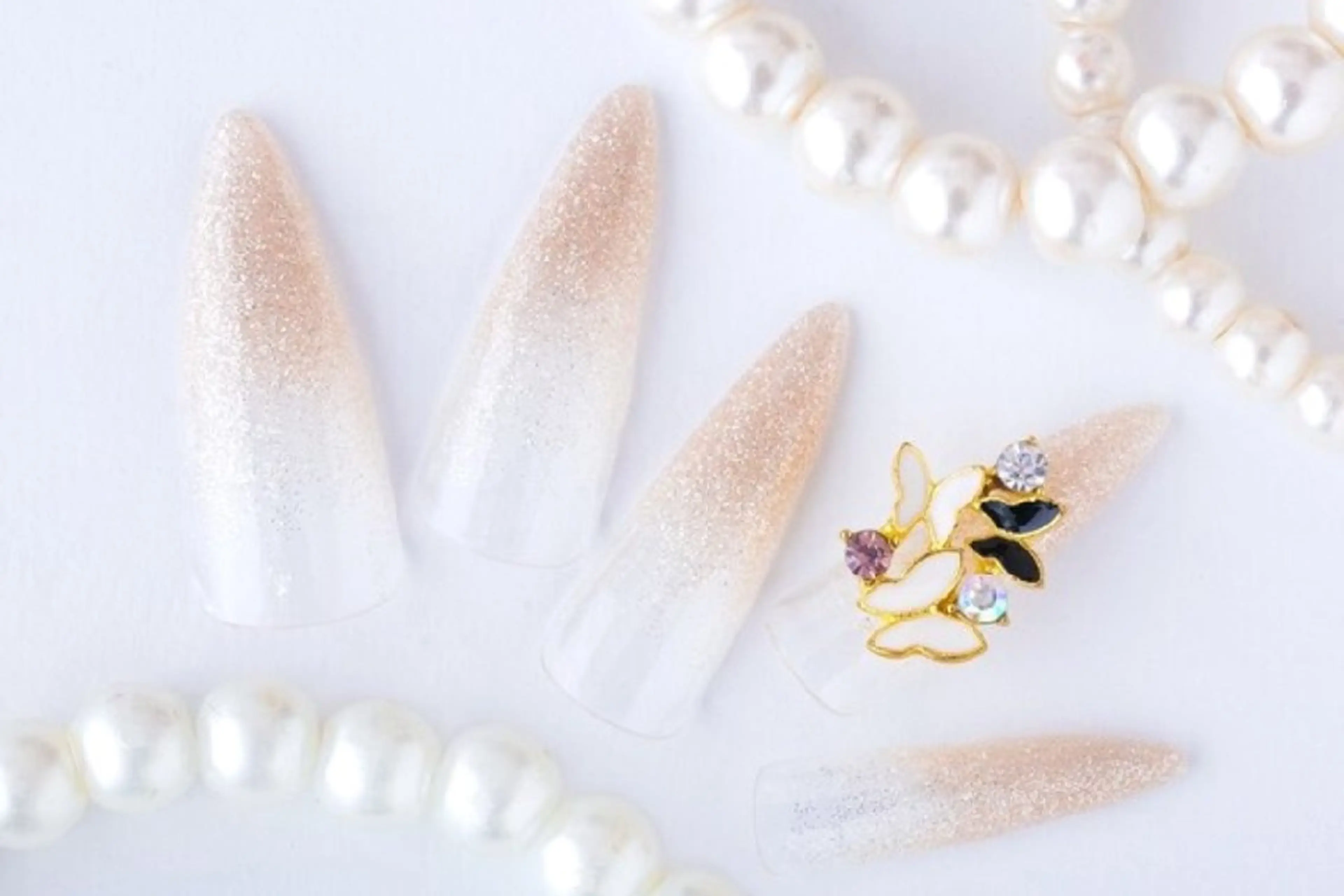 ネイル ハンドネイル Tiary🤍 Sachikaのネイルデザイン