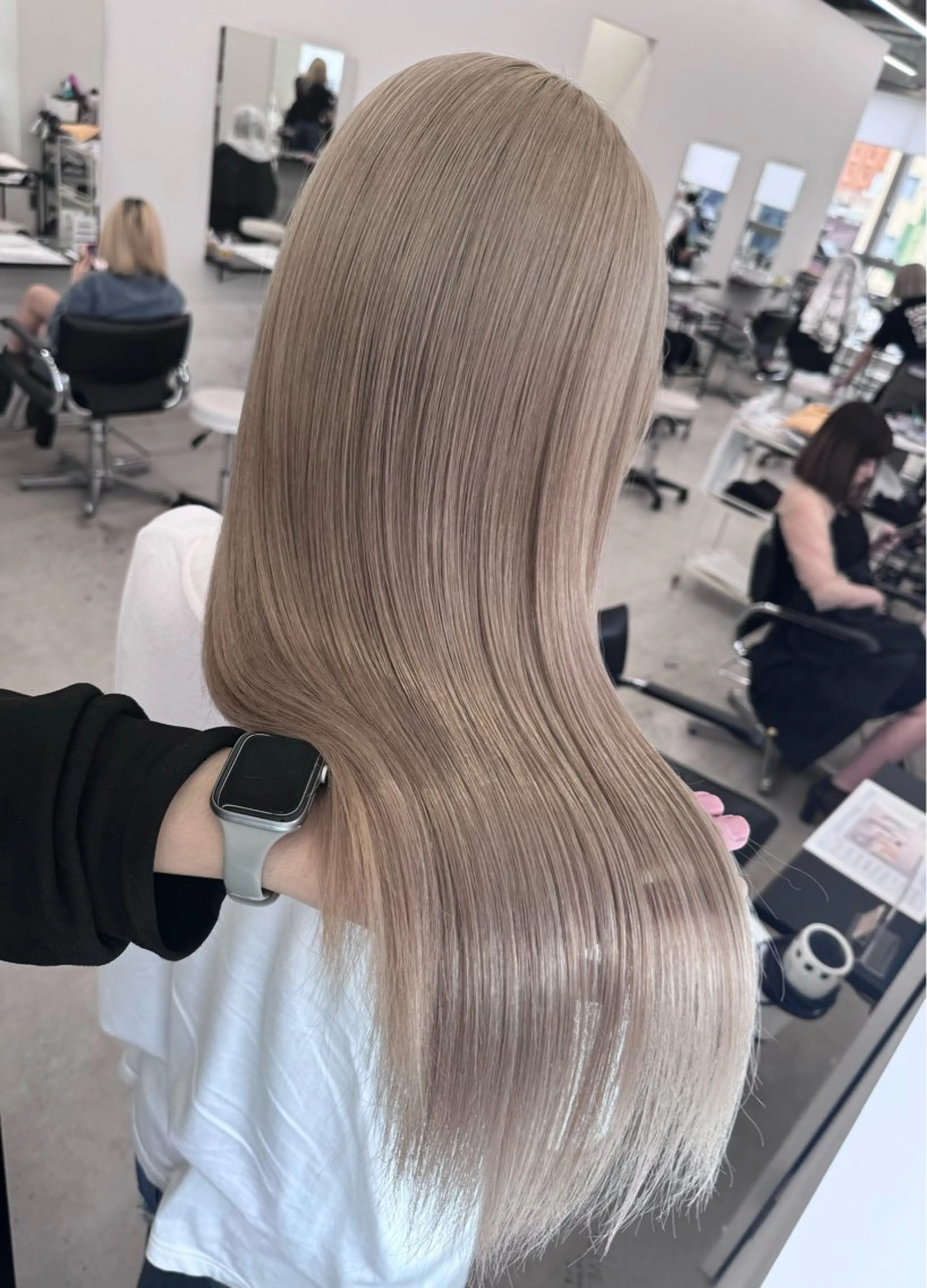 ロング ヘアカラー 原田 瑠月のヘアスタイル
