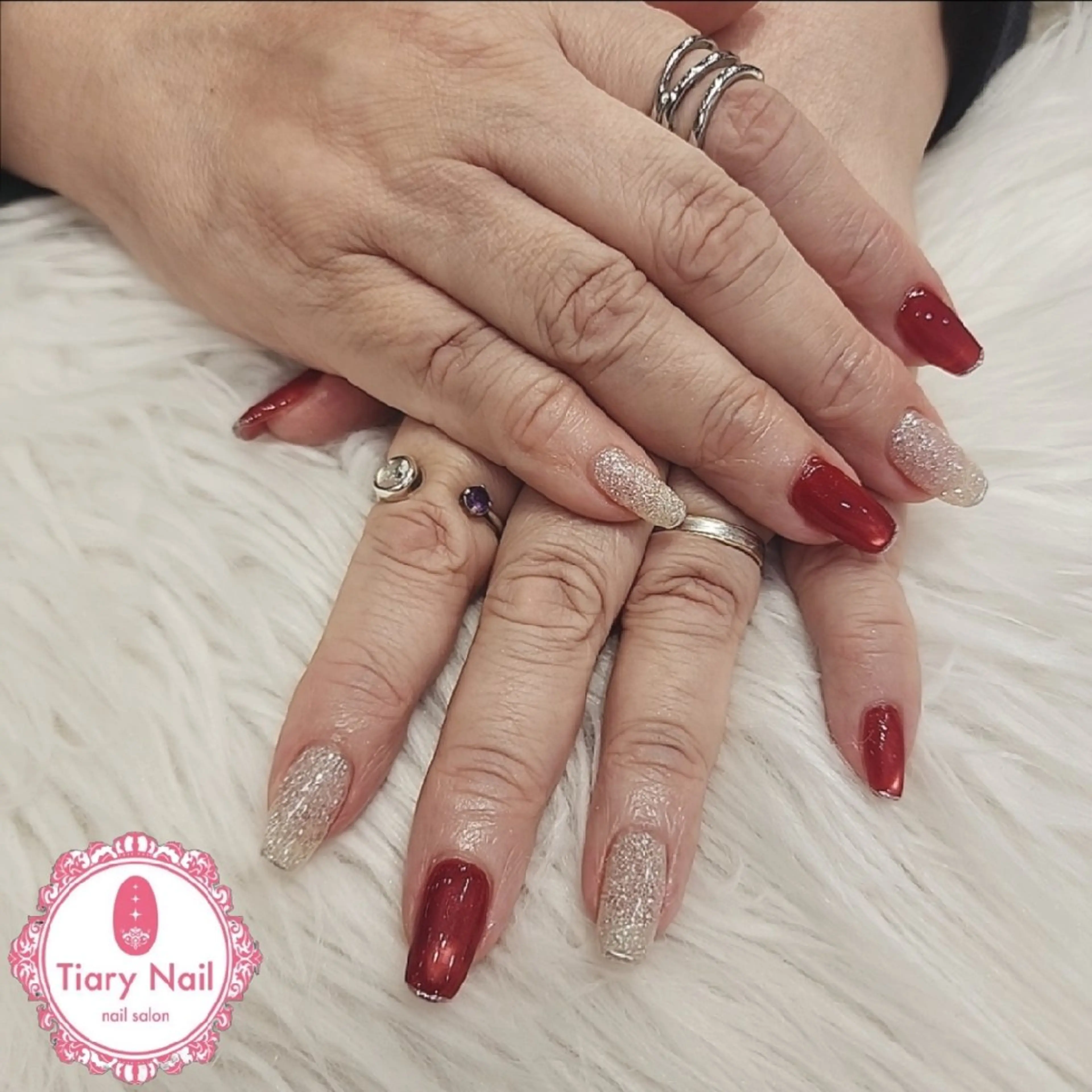 ネイル ハンドネイル 💙🤍Tiary M🤍💙のネイルデザイン