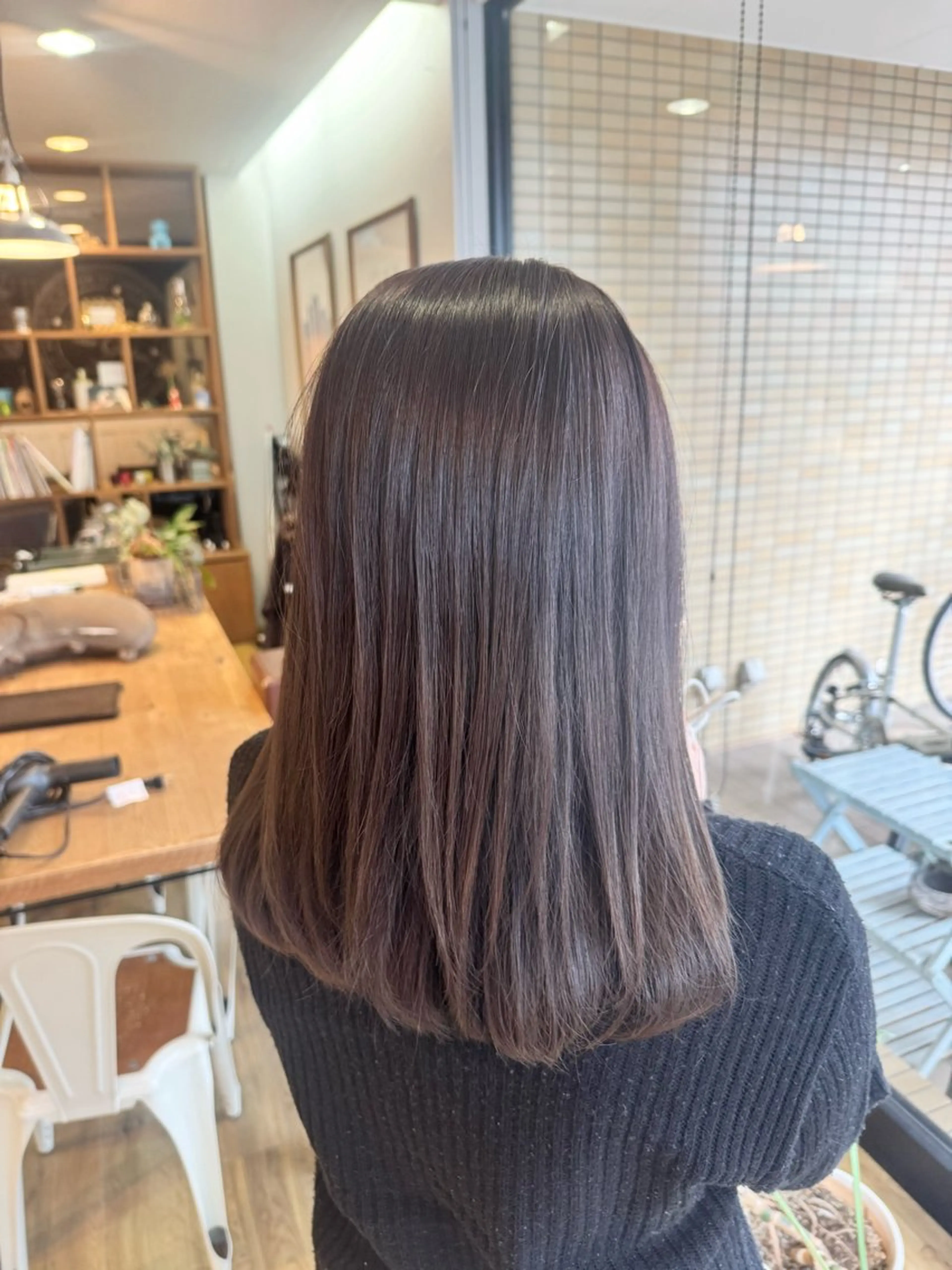 ロング カラー アッシュ ブラウンカラー ラベンダーカラー ヘアカラー トリートメント ツキダテ ユイのヘアスタイル