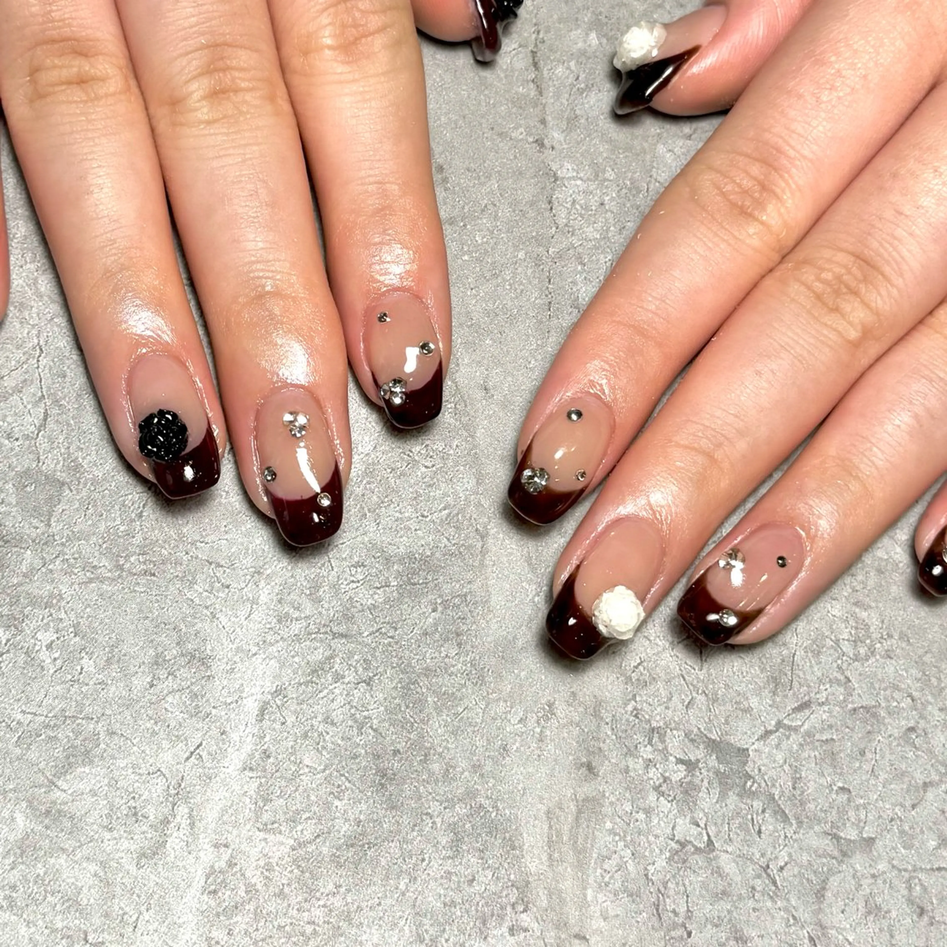 ネイル ボルドー フレンチネイル キラキラネイル ハンドネイル Nail Salon Lillion【リリオン】所属・lillion karenのネイルデザイン