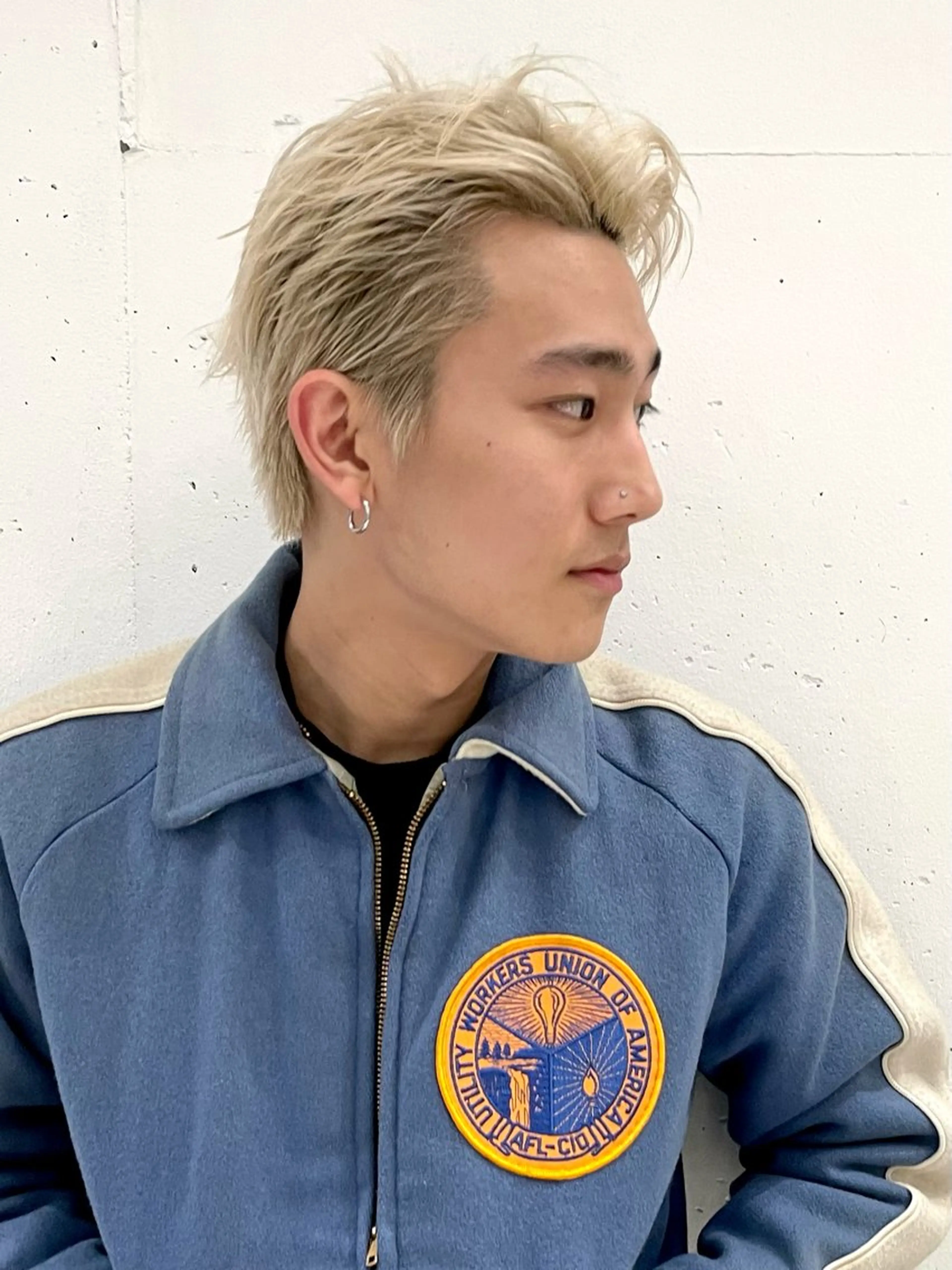 ショート カラー ハイトーンカラー ショートヘア カット ヘアカラー トリートメント スパイラルパーマ 🌐hina⭐️のヘアスタイル