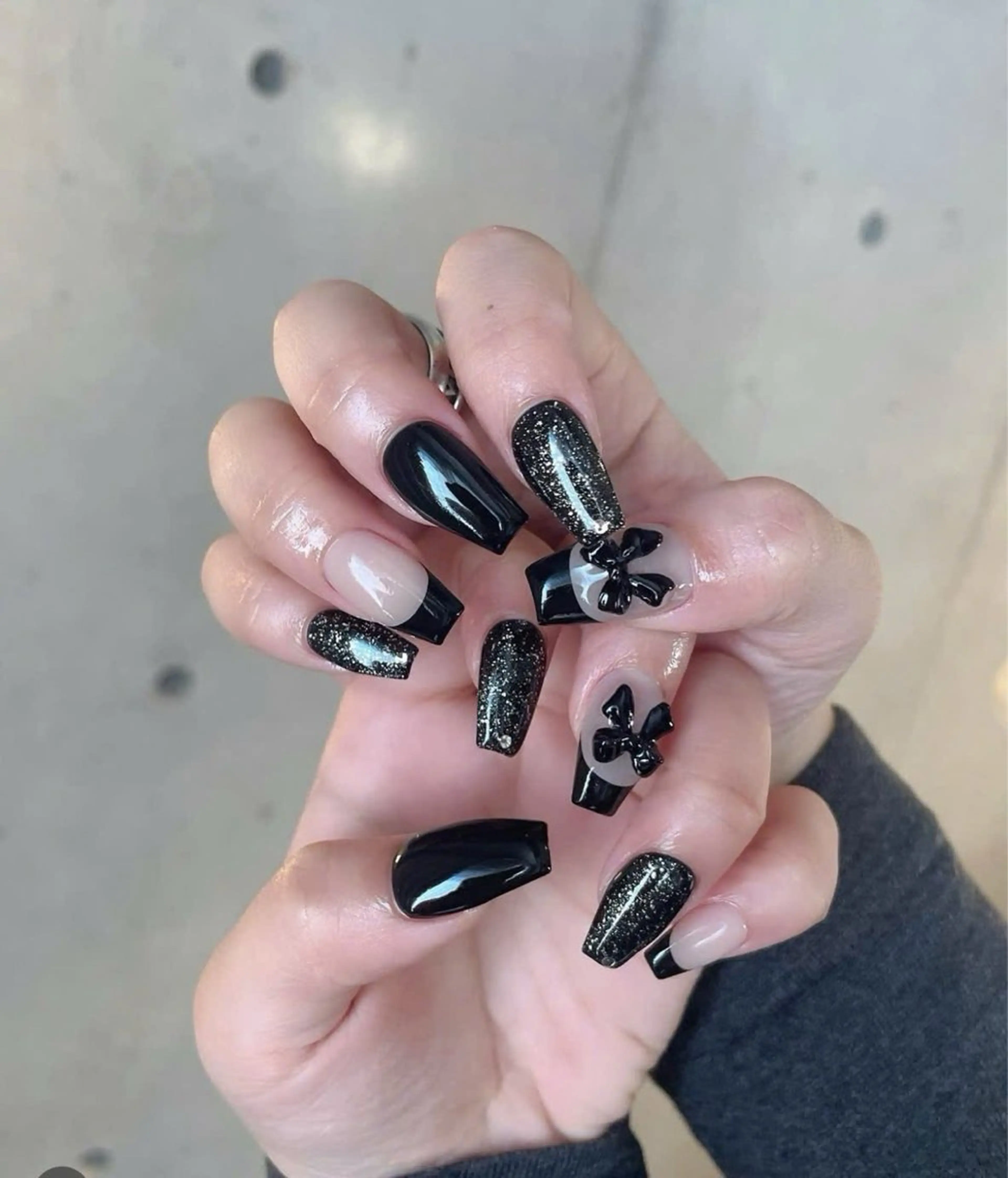 ネイル フレンチネイル キラキラネイル マグネットネイル ミラーネイル ニュアンスネイル ハンドネイル Lyn TA Nailのネイルデザイン