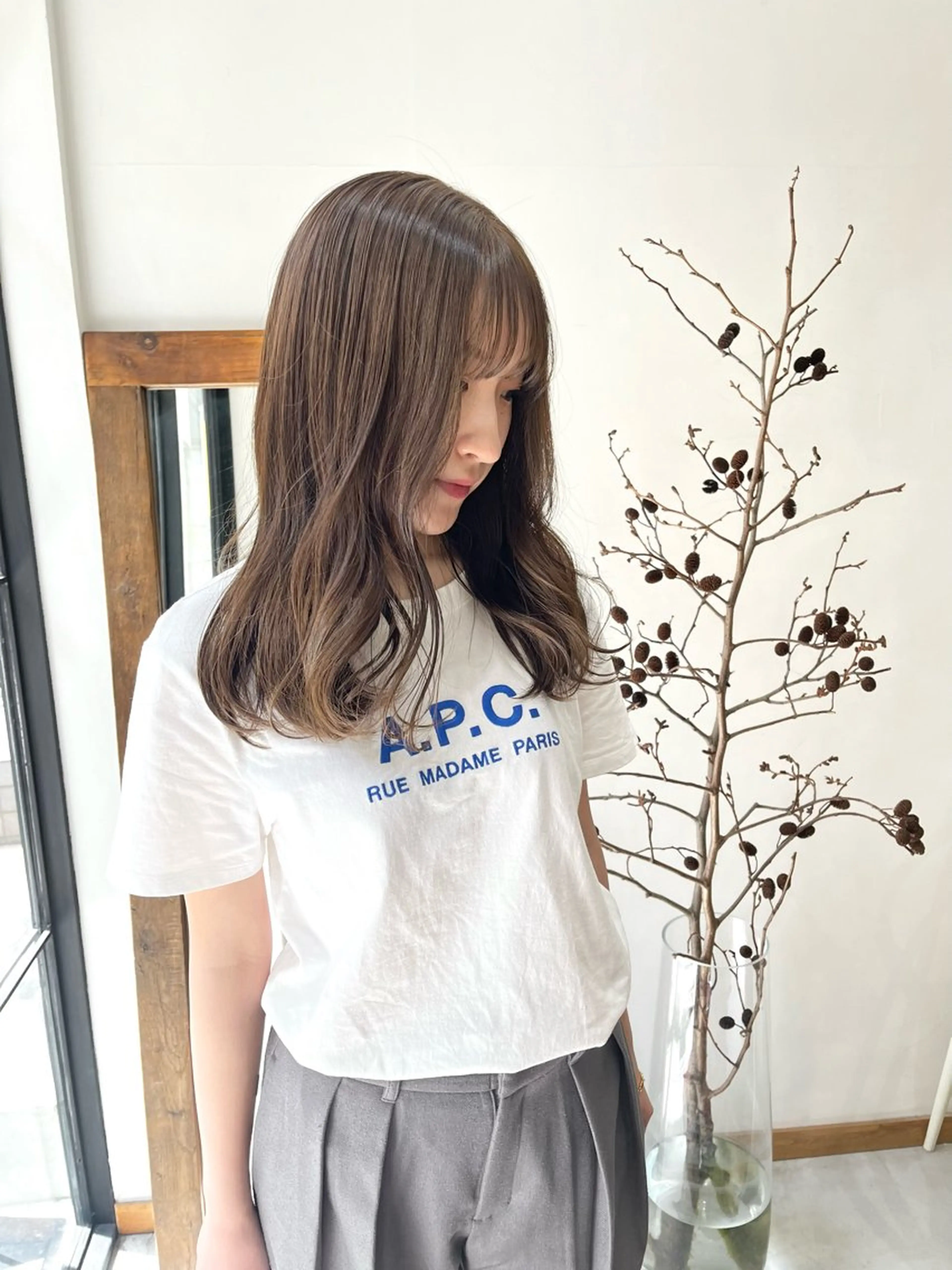 セミロング カラー ヘアアレンジ ブリーチ 透明感カラー ダブルカラー グレージュ ブリーチなしカラー ena/ブリーチなし 暖色・ベージュ🎀のヘアスタイル