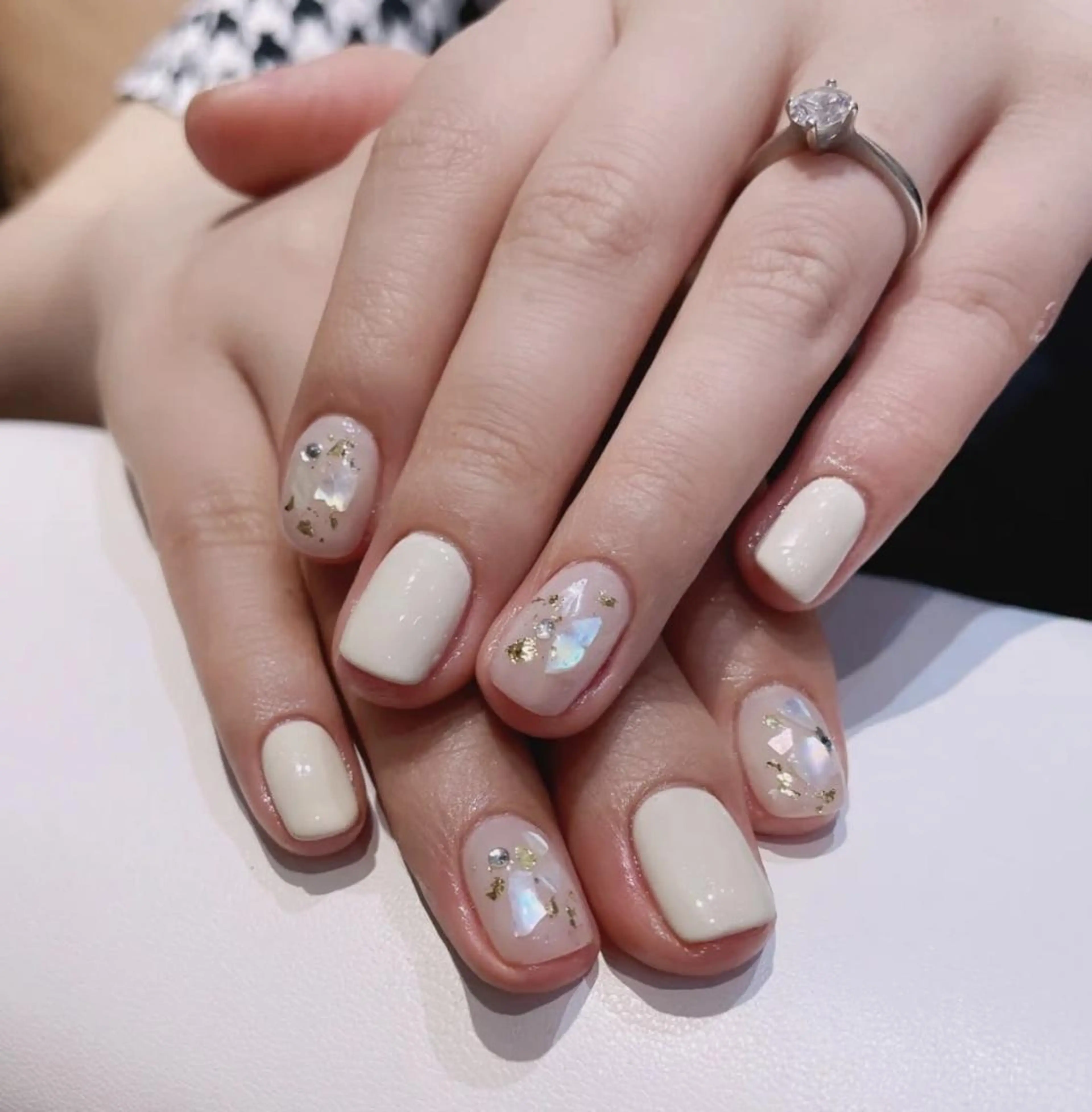 ネイル シンプルネイル れん 蓮のネイルデザイン