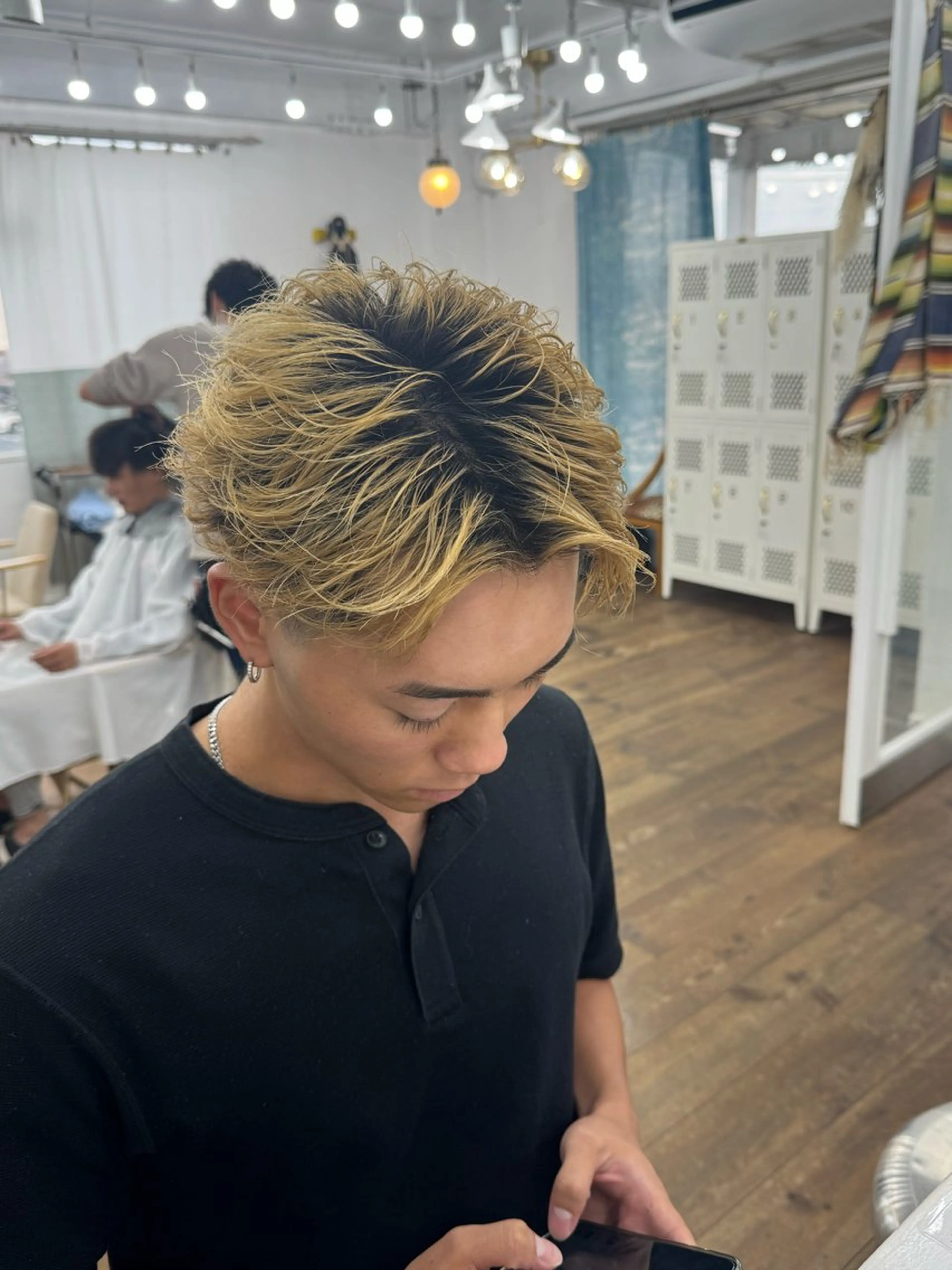 ショート パーマ メンズ メンズブリーチ フェザーパーマ メンズパーマ メンズ特化サロン ユウヘイのヘアスタイル