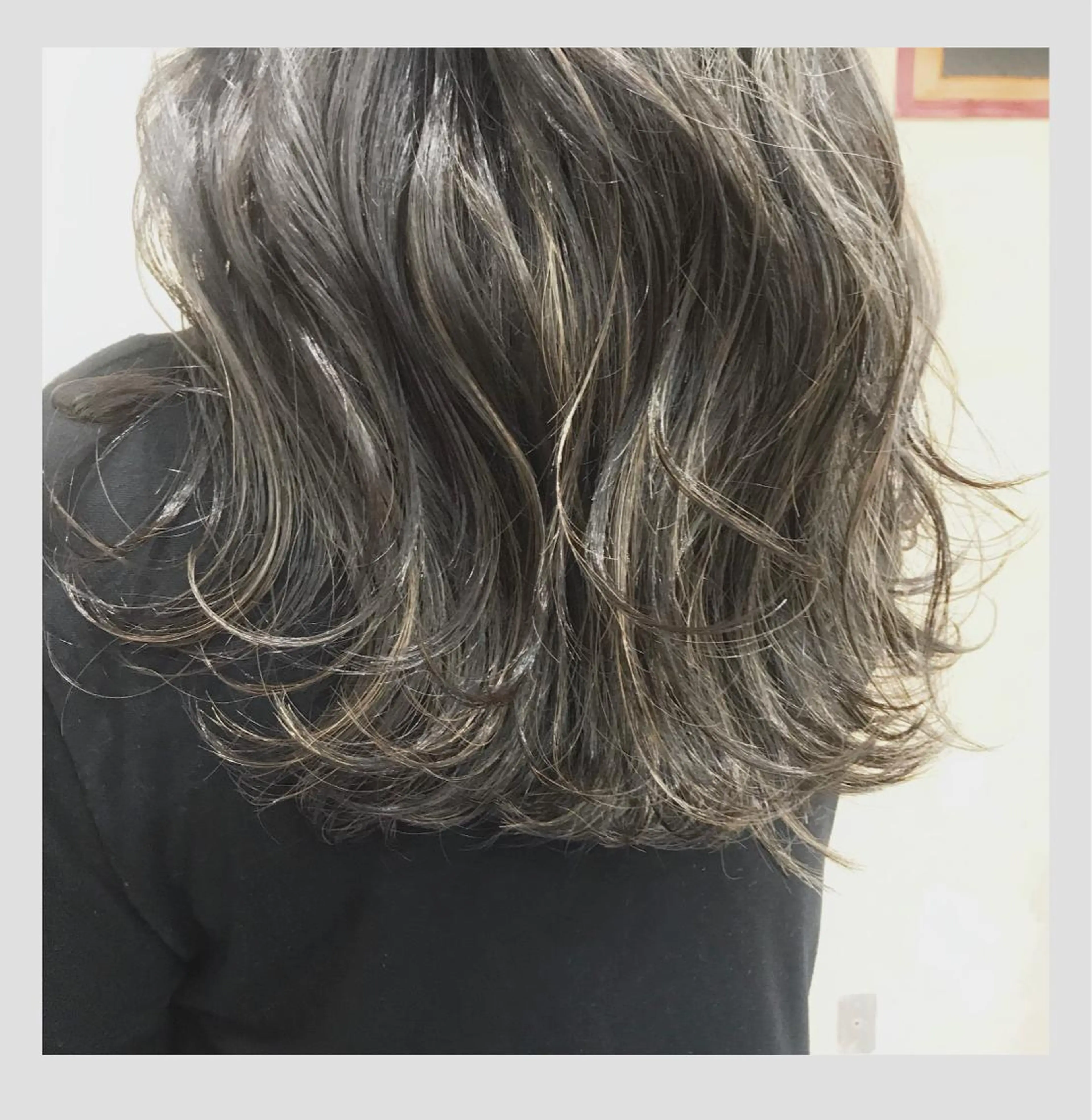 セミロング 外国人風カラー ハイライト Jewel Box所属・髪質改善ストレート 特化⭐️杉本奈稀沙のヘアスタイル