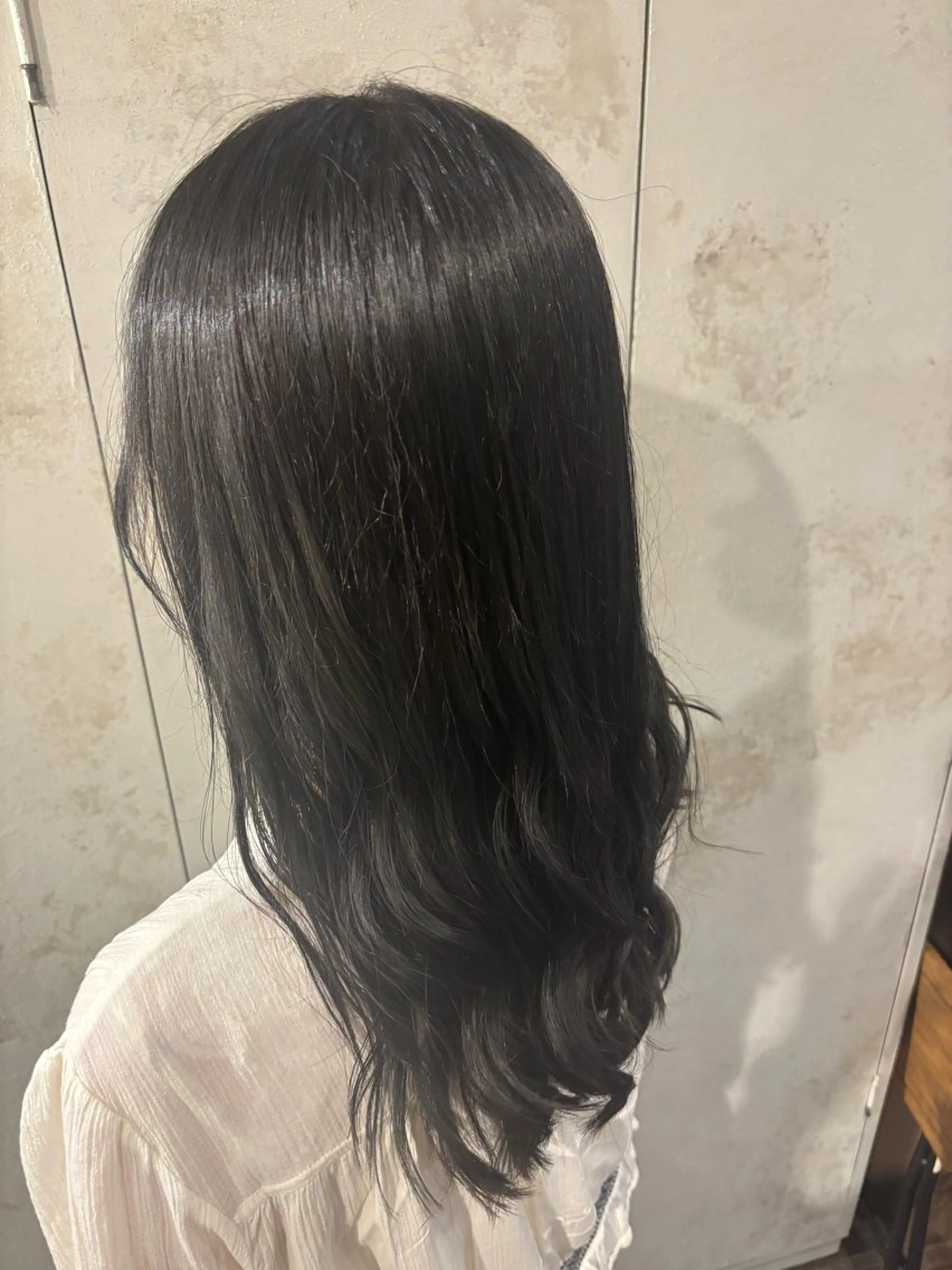 セミロング カラー ヘアカラー 井上 夏音のヘアスタイル