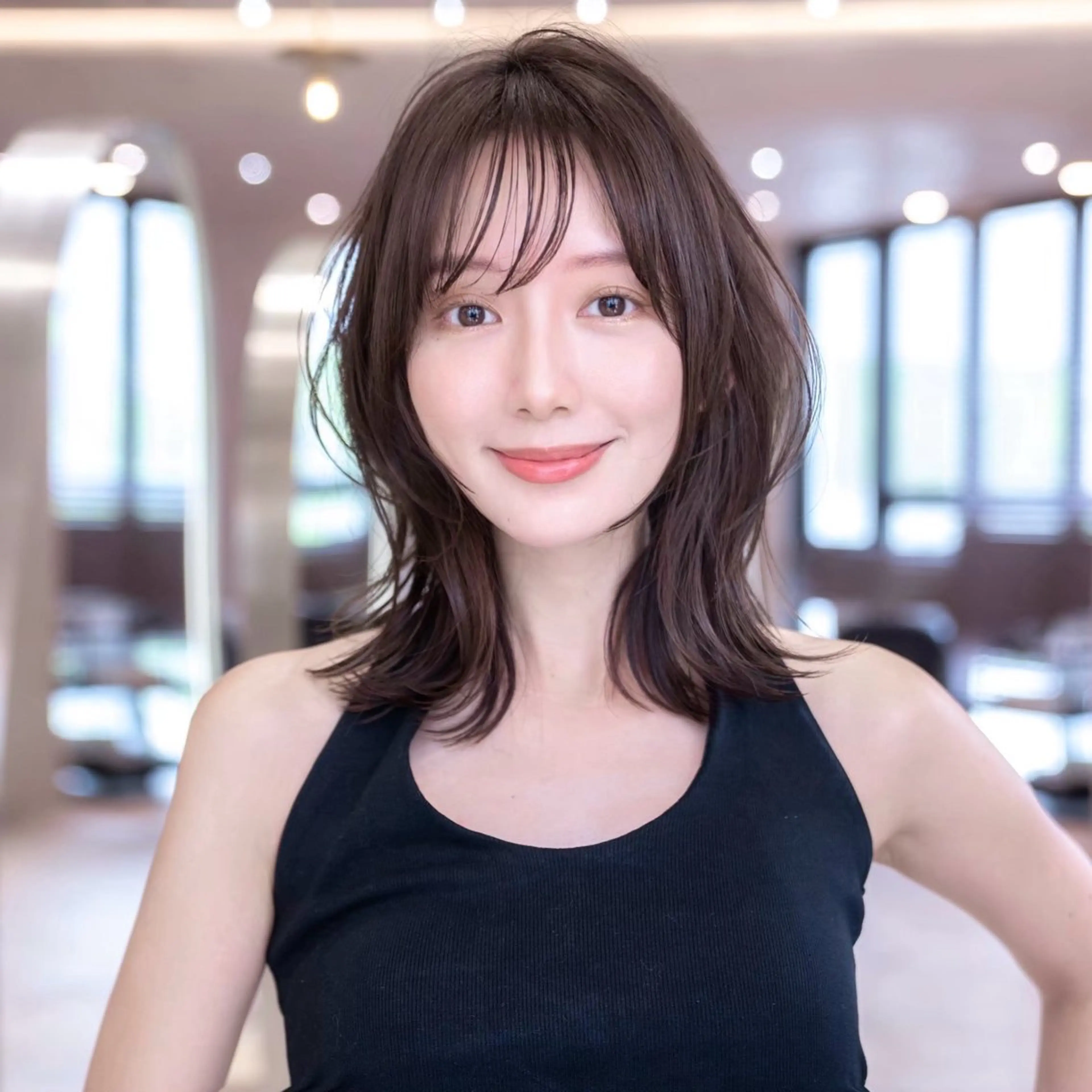 ミディアム カラー くびれヘア 韓国風ヘア レイヤーカット 小顔カット ヘアカラー 渋谷/韓国レイヤー/ 艶カラー/nanoのヘアスタイル