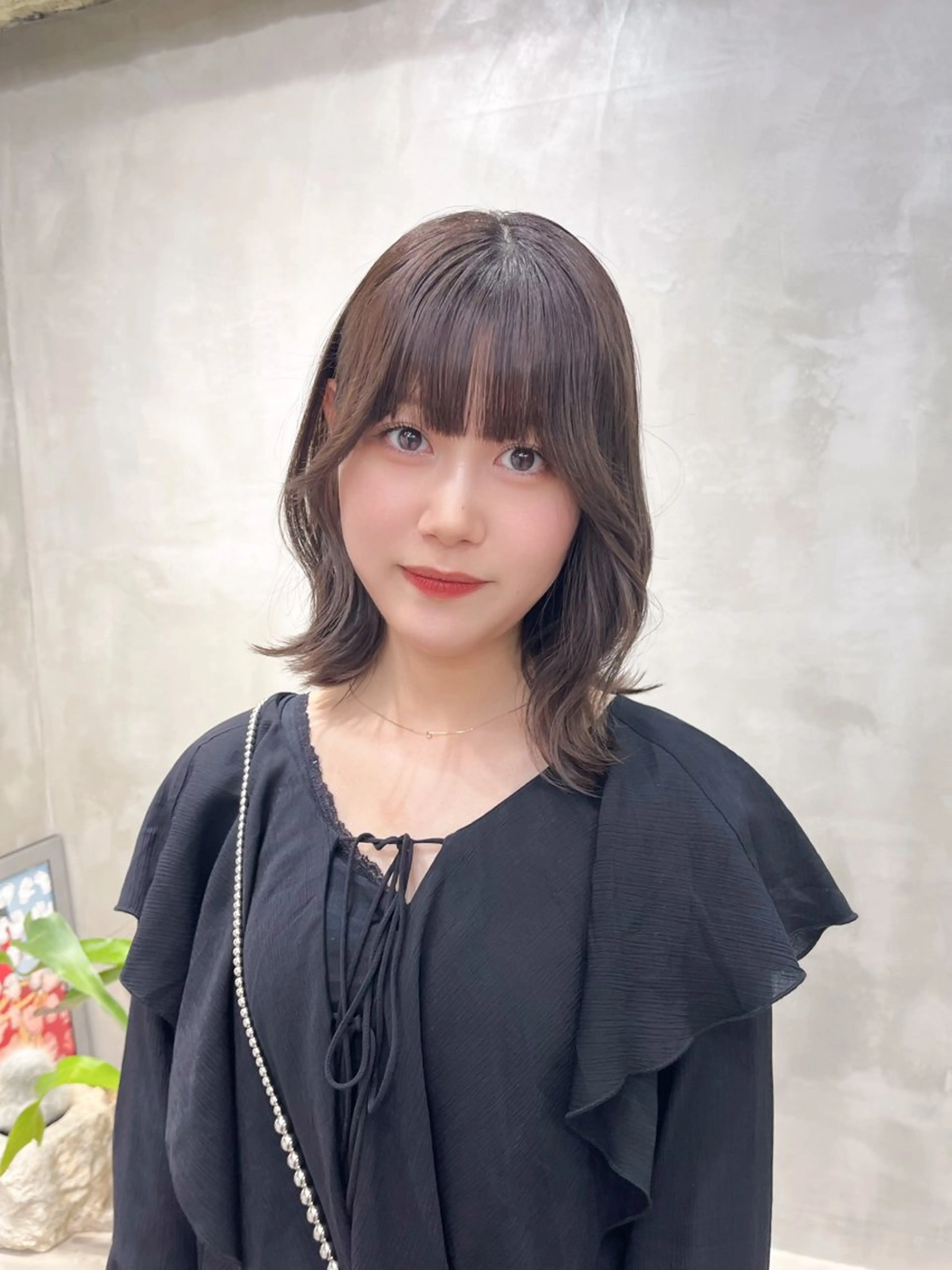 ミディアム カラー ブリーチ 透明感カラー ブリーチなしカラー カット the path ナツミのヘアスタイル