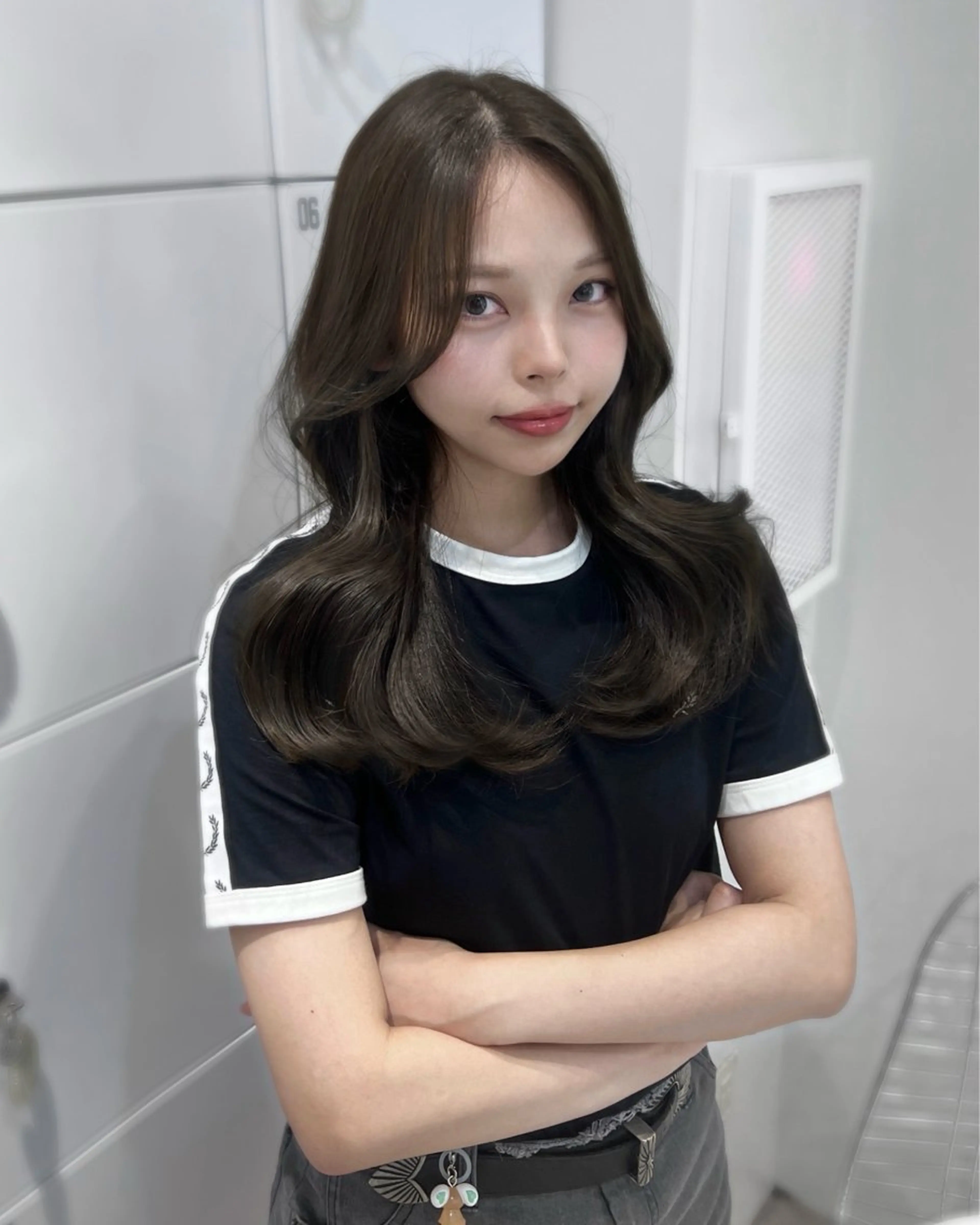 セミロング ヘアカラー ハイトーン ハイライ ト バレイヤージュのヘアスタイル