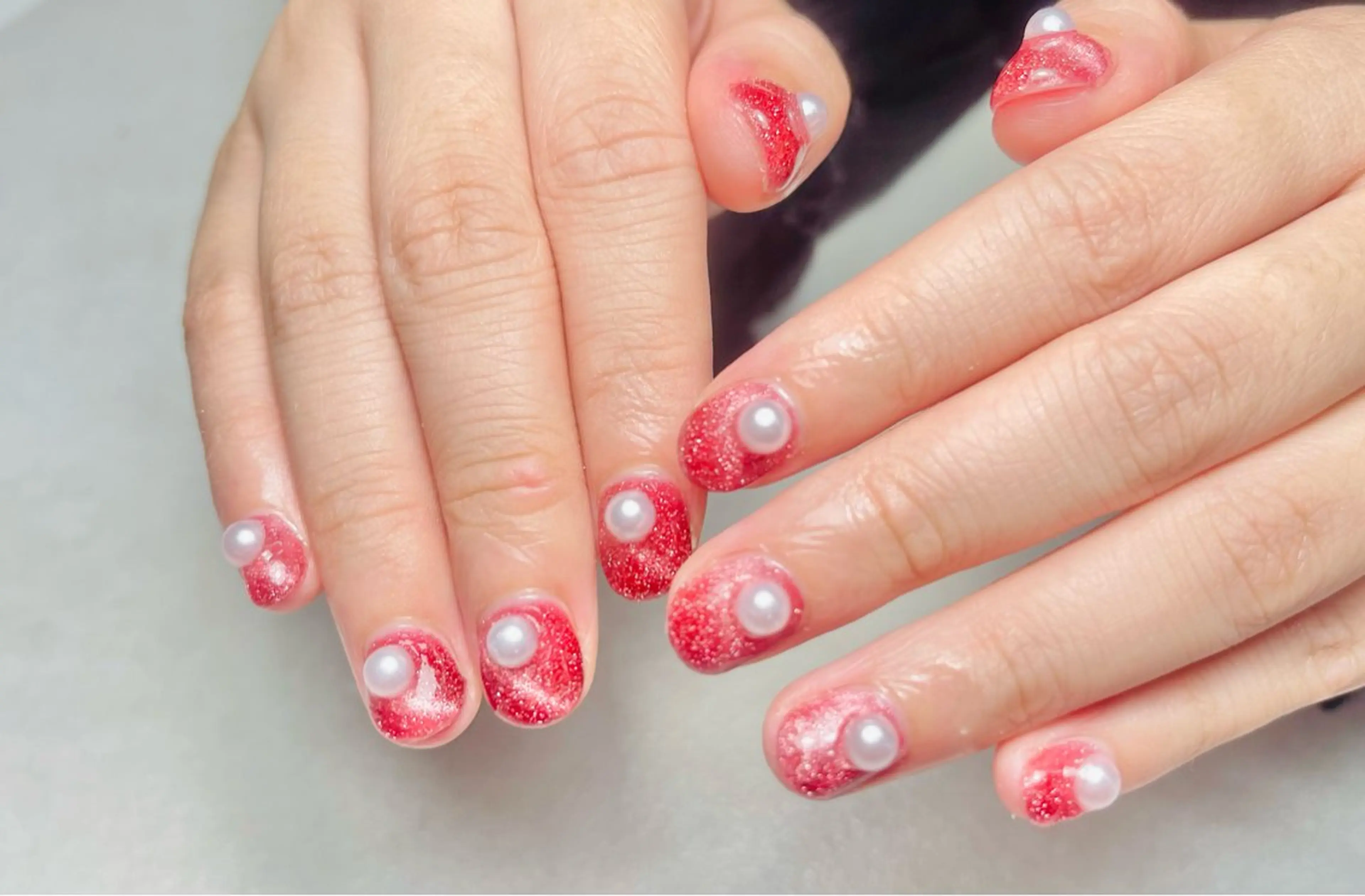 ネイル キラキラネイル マグネットネイル 赤色 ハンドネイル 🌺ゆちたの部屋 🌺marikaのネイルデザイン