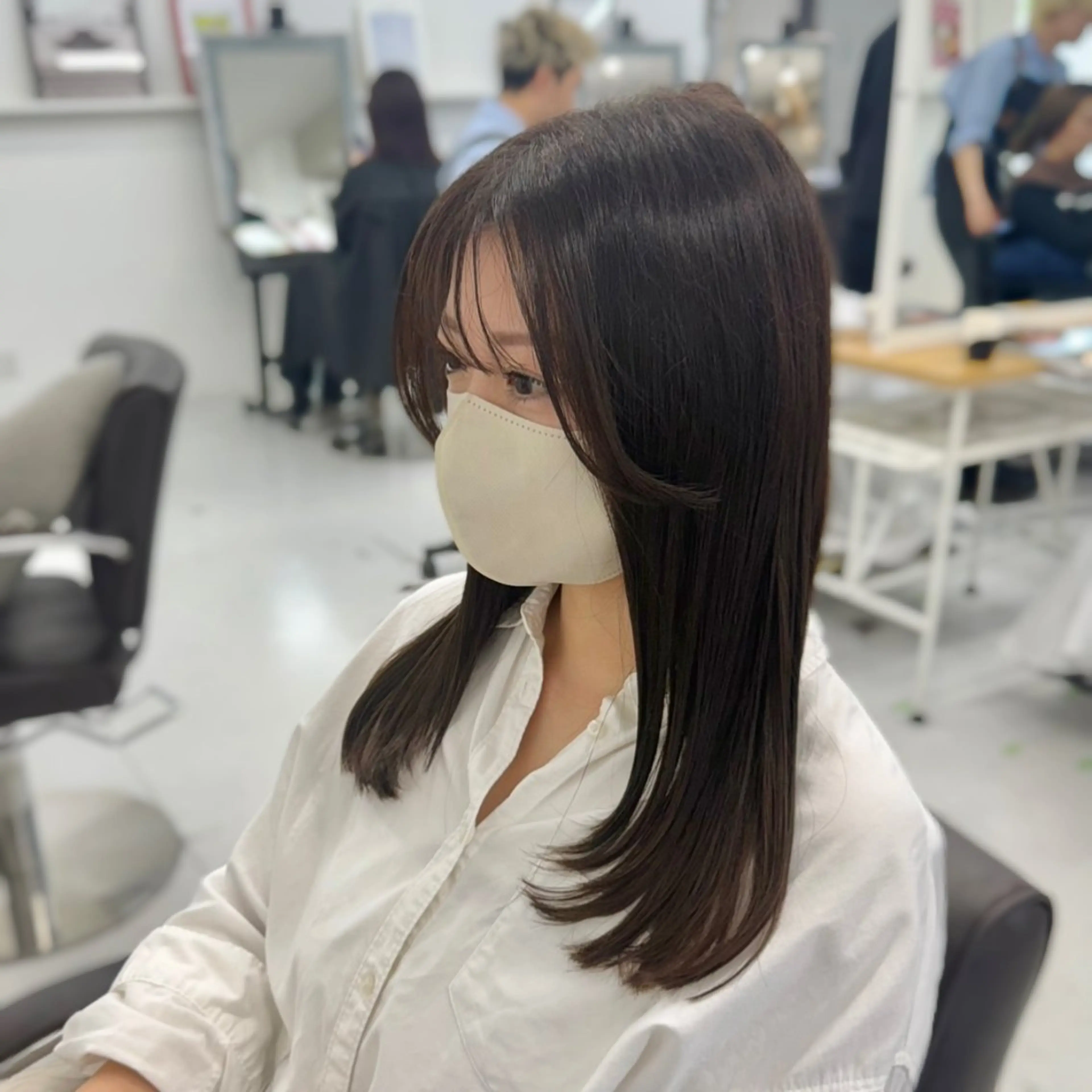 ミディアム カット ヘアカラー トリートメント 榎本 雪来 LEV.のヘアスタイル