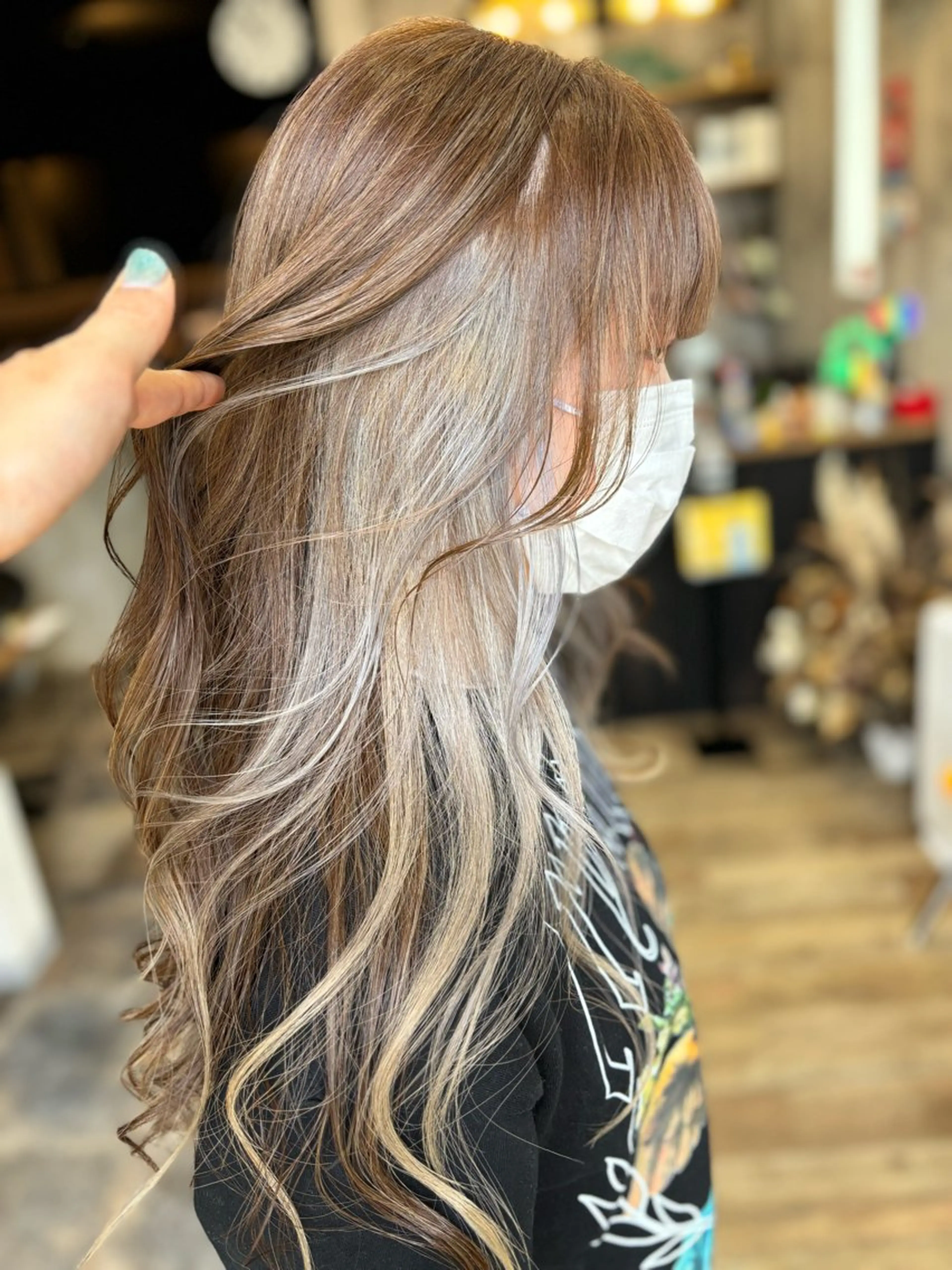 ロング ヘアカラー トリートメント Welila by haku所属・yuuki ウェリラバイハクのヘアスタイル