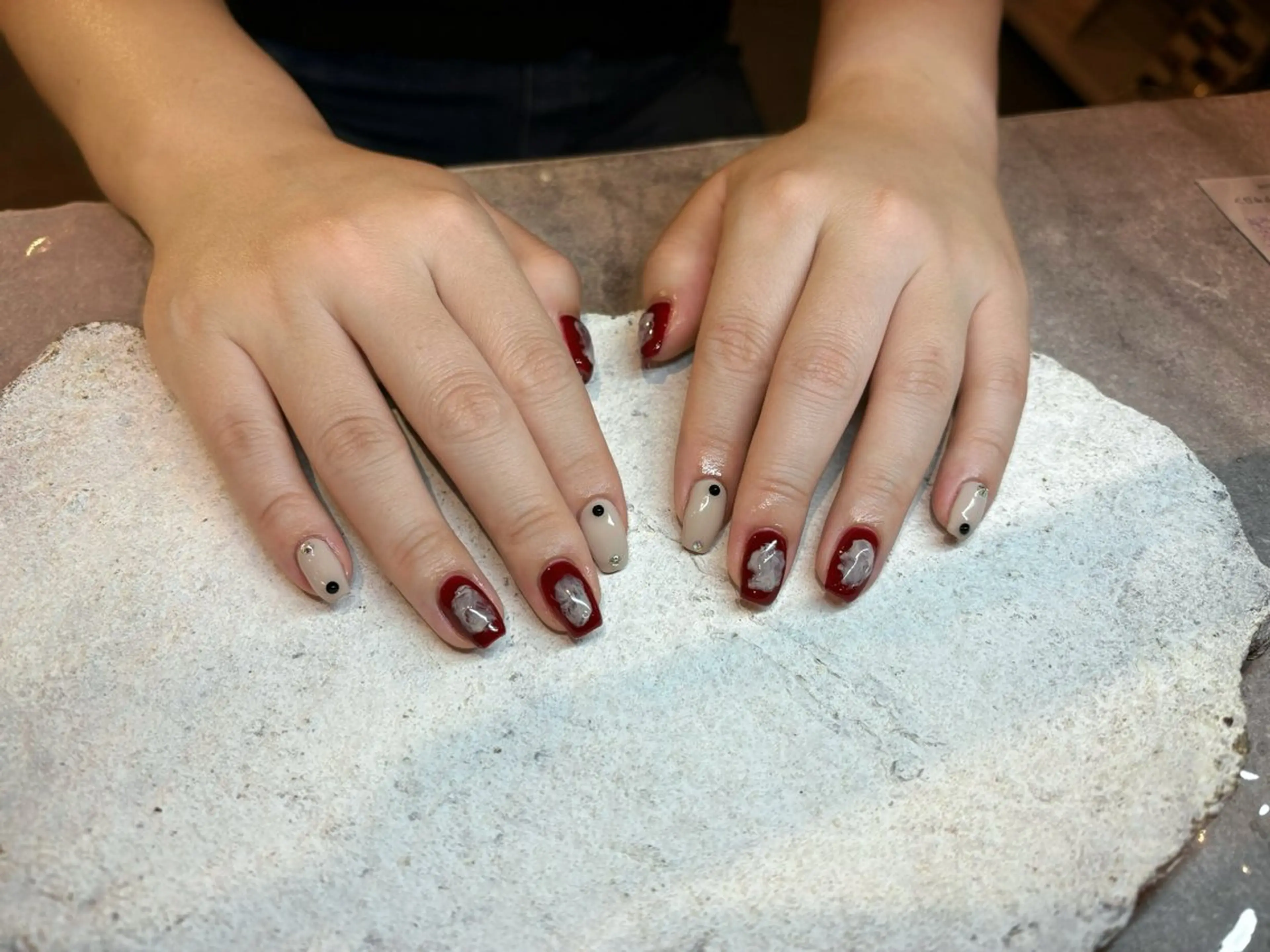 ネイル ボルドー ニュアンスネイル HONOKA W 【深江橋店】のネイルデザイン