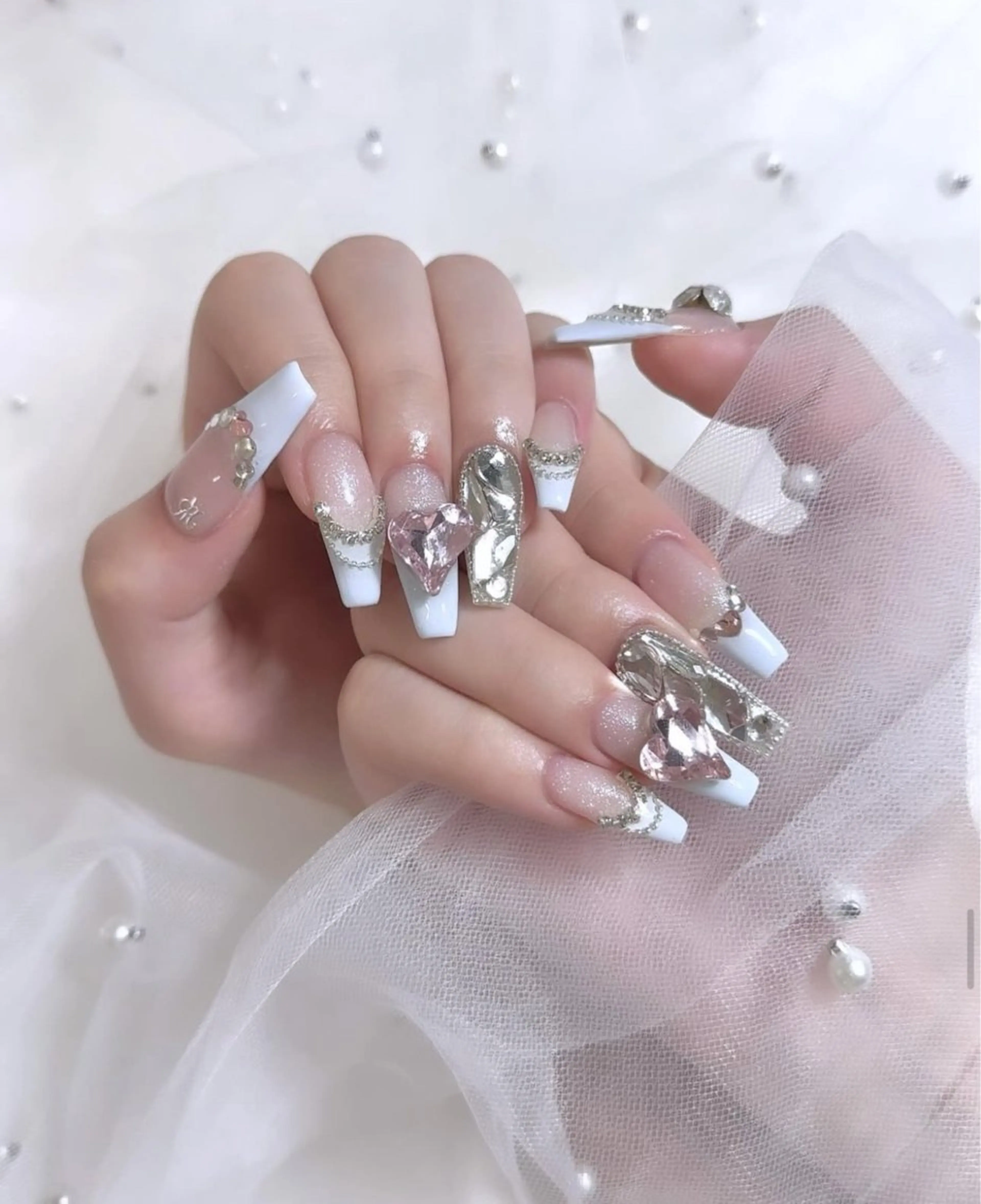 ネイル アニマル柄 オーロラネイル チークネイル フラッシュネイル ジェルネイル ハンドネイル Lina所属・Lina Nail Salonのネイルデザイン