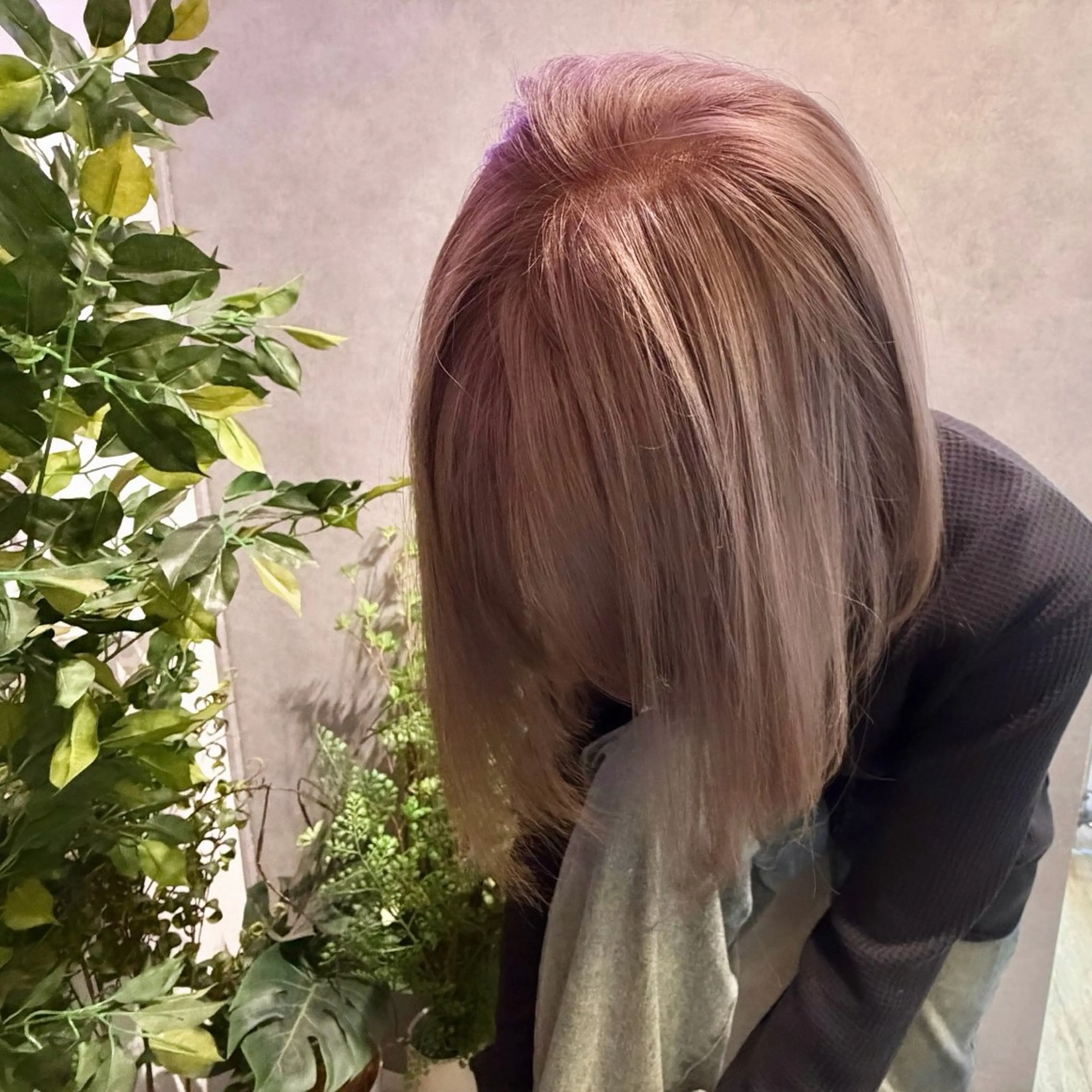 ショート FÜRSTIN所属・西村髪質改善 ブリーチ縮毛矯正のヘアスタイル